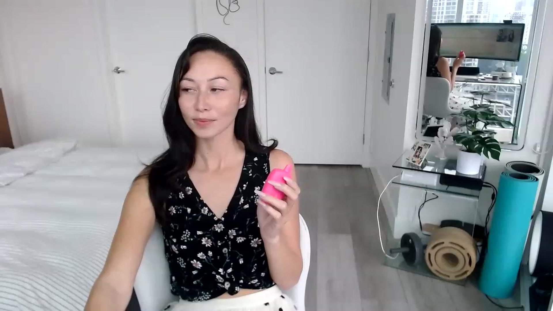 Gallery image thumbnail from Miu_Minnie's myfreecams stream on, 05/13/2023, 21:39 image 18 of 20