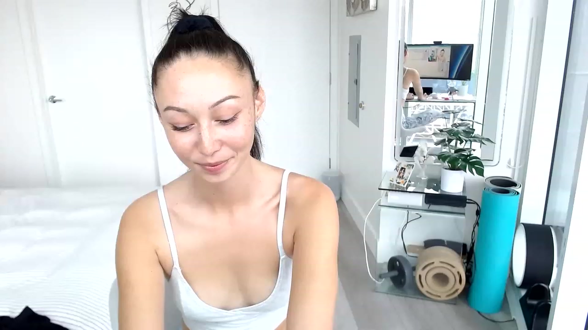 Gallery image thumbnail from Miu_Minnie's myfreecams stream on, 05/15/2023, 17:59 image 7 of 20