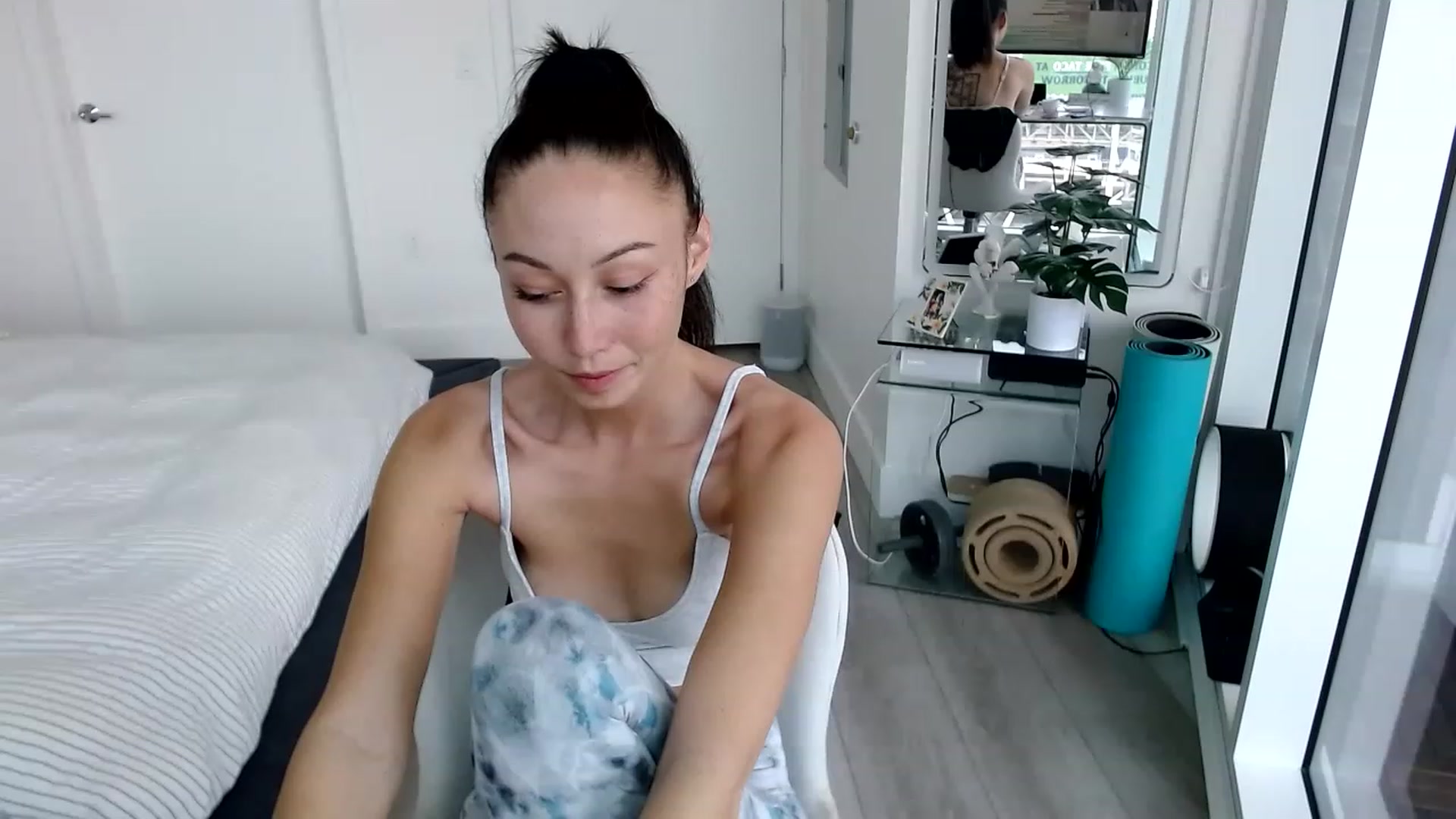 Gallery image thumbnail from Miu_Minnie's myfreecams stream on, 05/15/2023, 20:02 image 4 of 20
