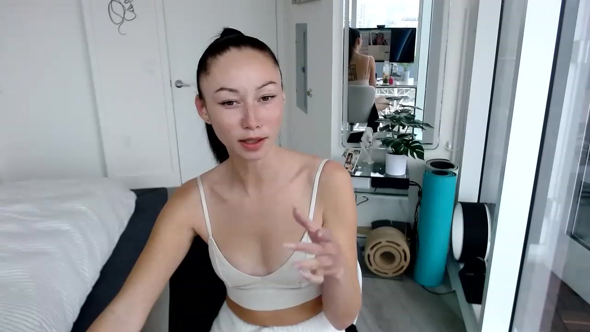 Gallery image thumbnail from Miu_Minnie's myfreecams stream on, 05/16/2023, 19:27 image 6 of 20
