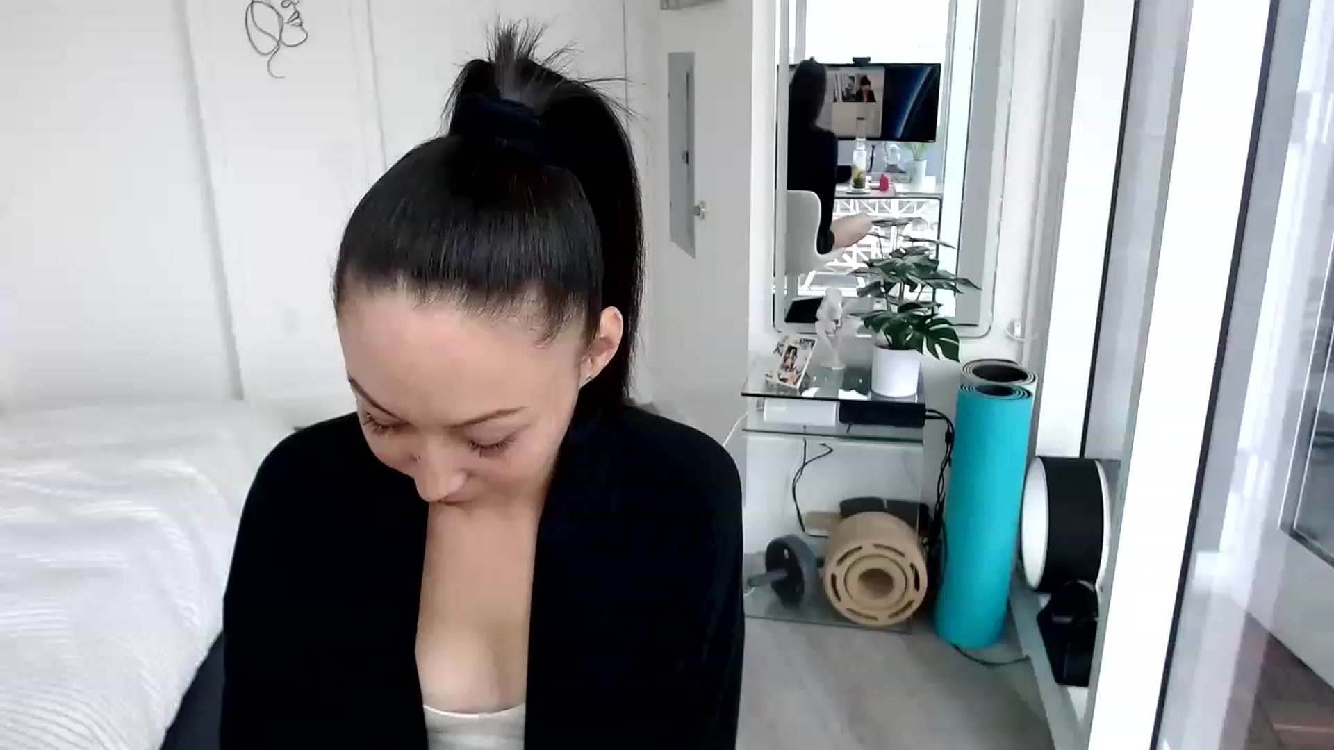 Gallery image thumbnail from Miu_Minnie's myfreecams stream on, 05/16/2023, 19:27 image 5 of 20