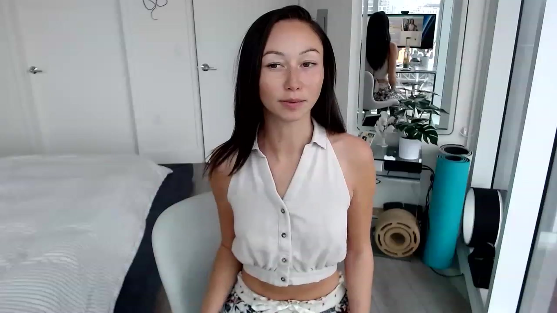 Gallery image thumbnail from Miu_Minnie's myfreecams stream on, 05/17/2023, 18:57 image 17 of 20