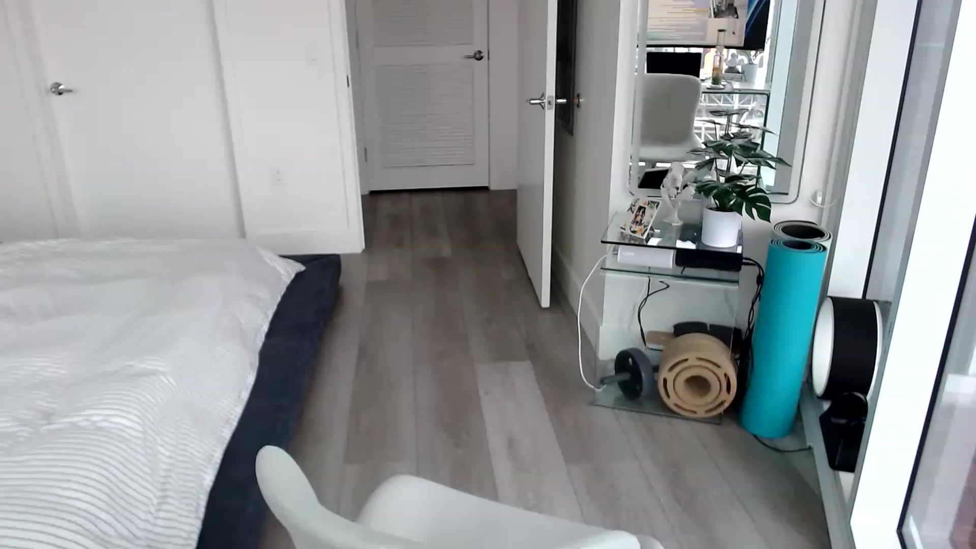Gallery image thumbnail from Miu_Minnie's myfreecams stream on, 05/17/2023, 18:57 image 16 of 20