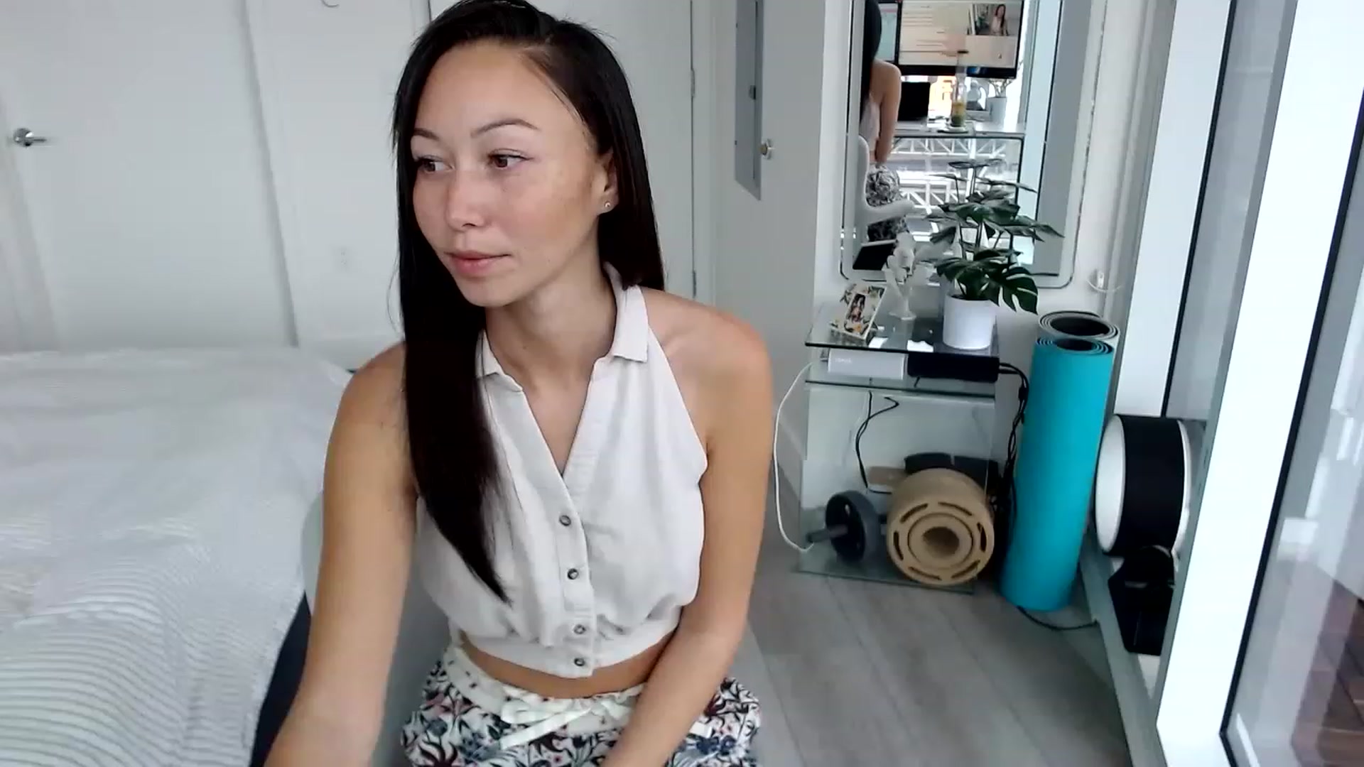 Gallery image thumbnail from Miu_Minnie's myfreecams stream on, 05/17/2023, 18:57 image 3 of 20