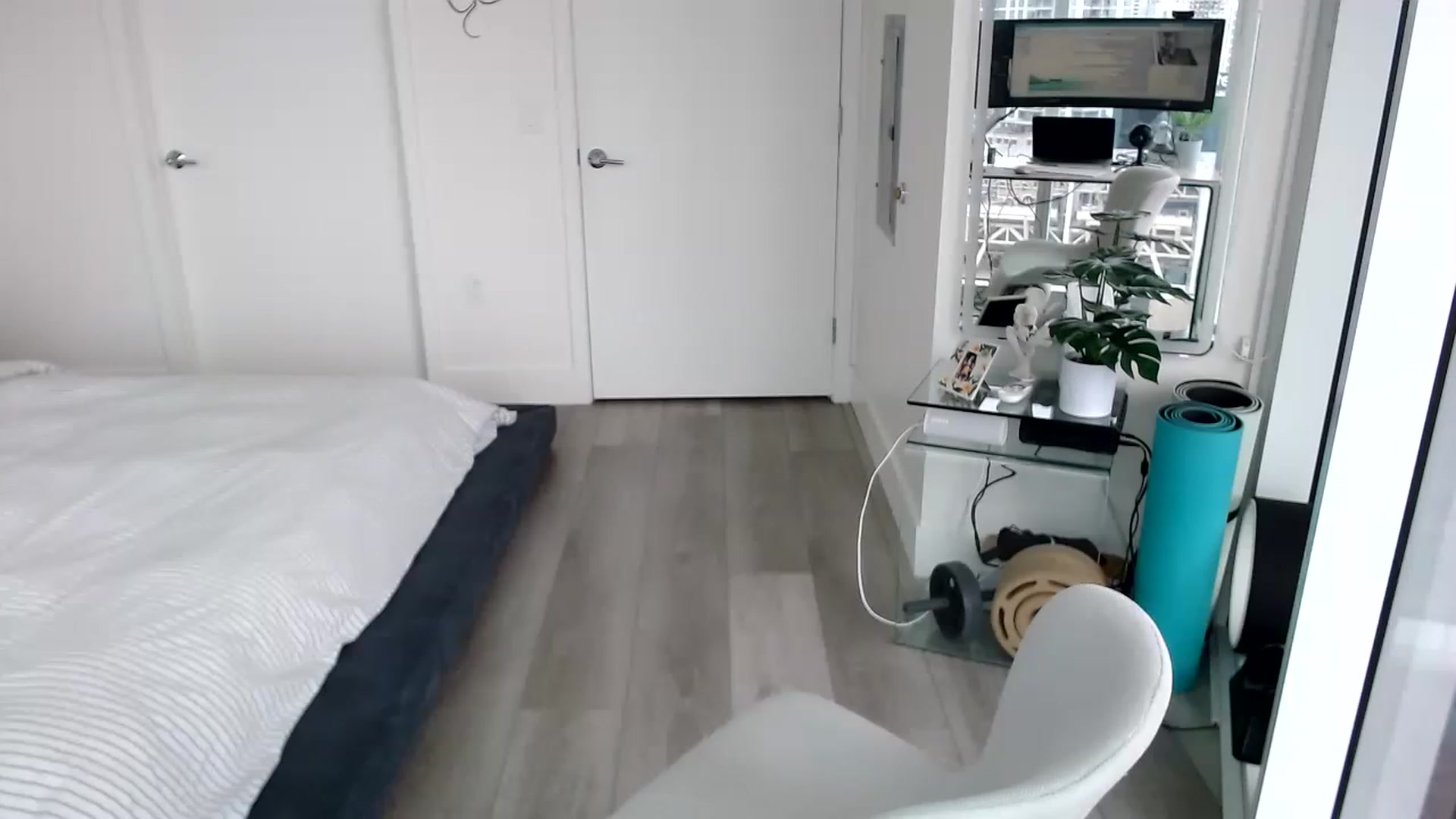 Gallery image thumbnail from Miu_Minnie's myfreecams stream on, 05/31/2023, 20:21 image 14 of 20