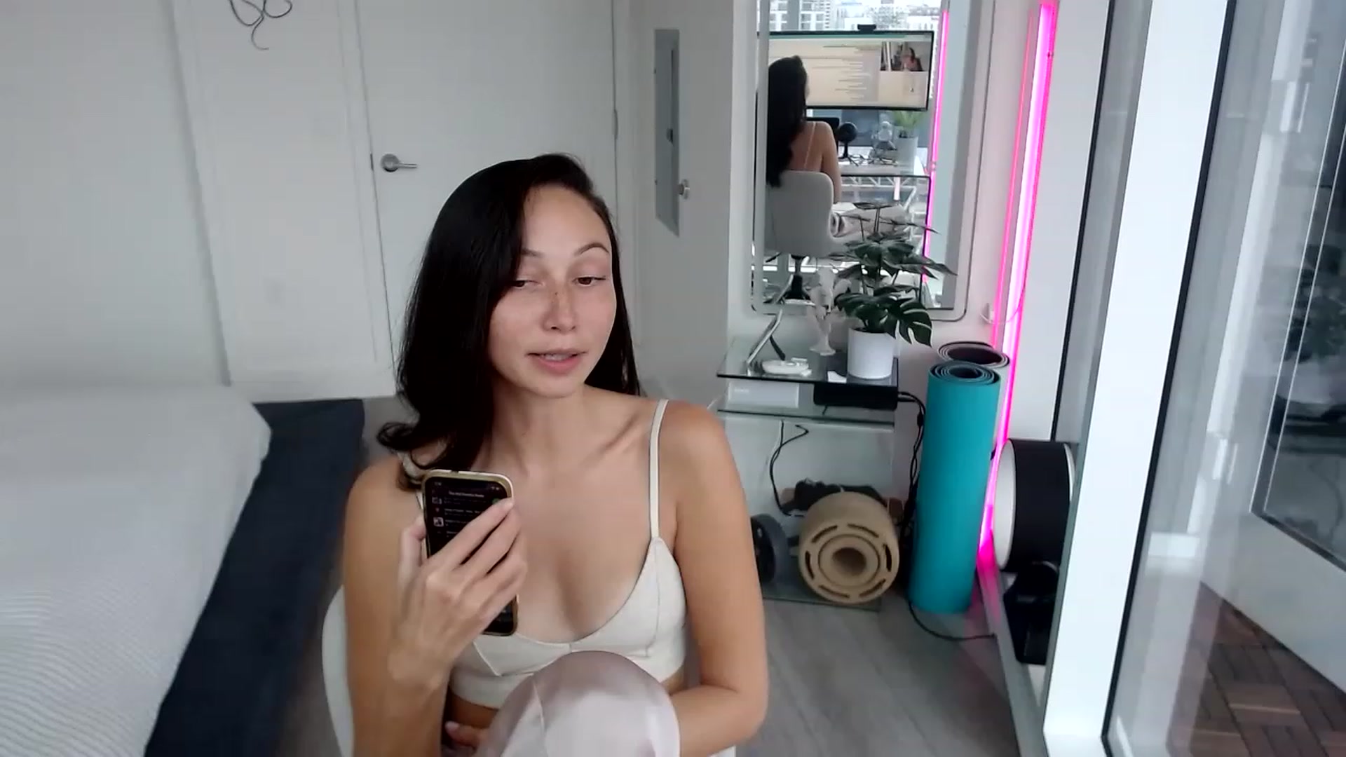 Gallery image thumbnail from Miu_Minnie's myfreecams stream on, 06/11/2023, 24:05 image 13 of 20