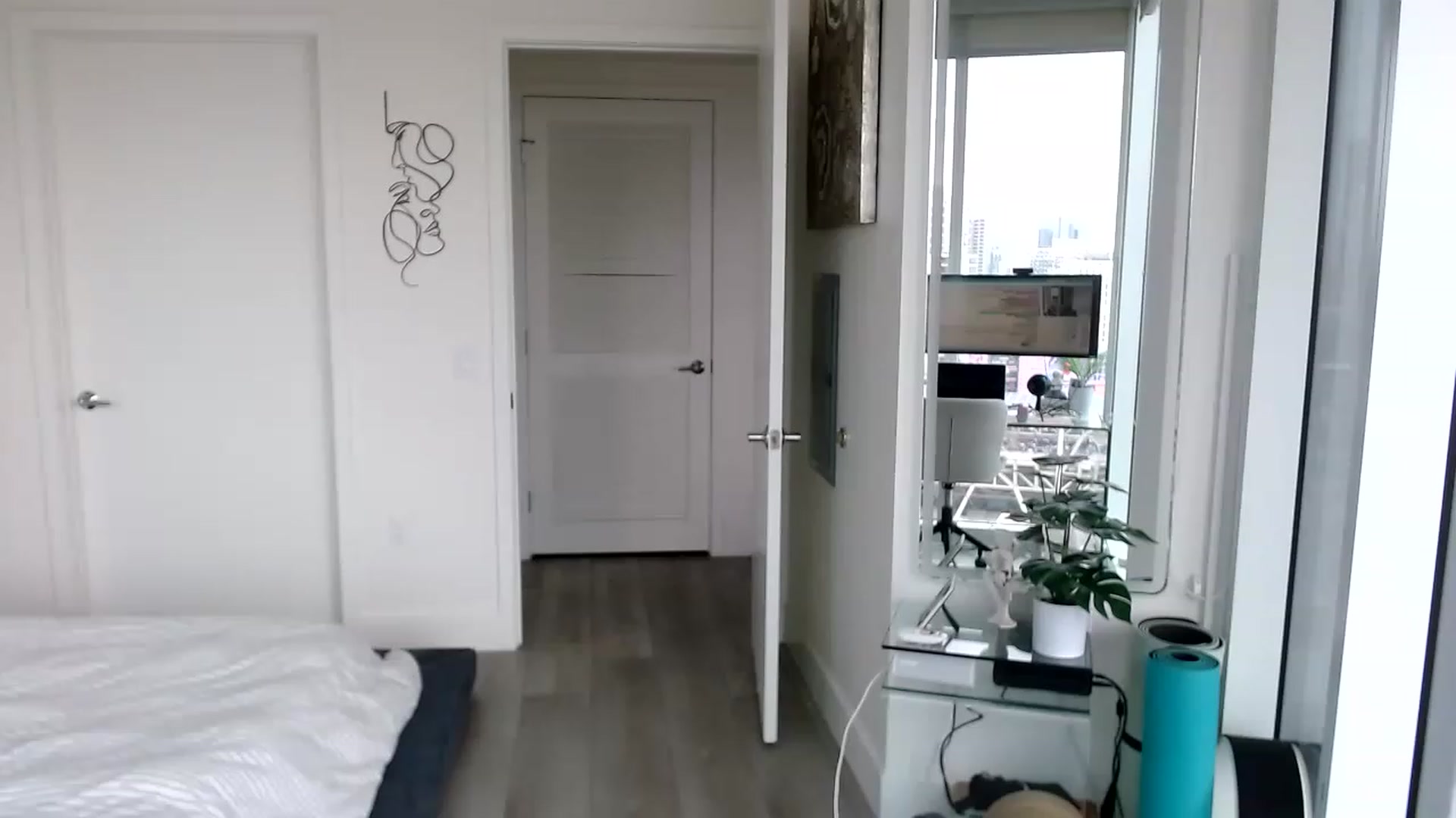 Gallery image thumbnail from Miu_Minnie's myfreecams stream on, 06/18/2023, 22:53 image 7 of 20