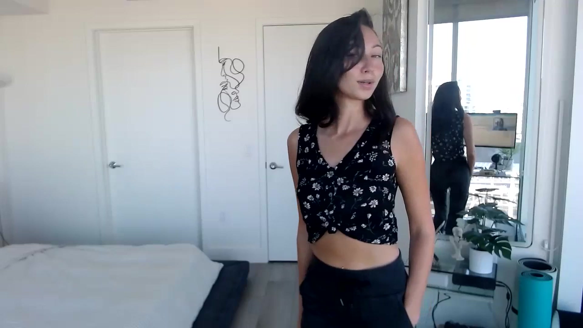 Gallery image thumbnail from Miu_Minnie's myfreecams stream on, 06/27/2023, 20:02 image 2 of 20