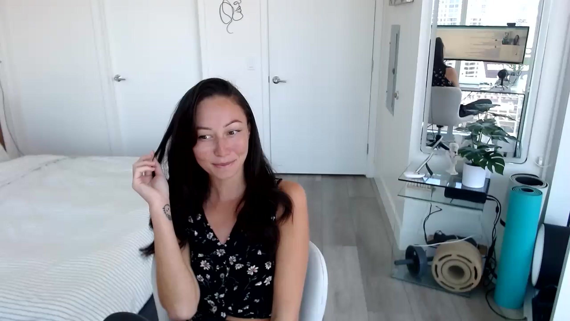 Gallery image thumbnail from Miu_Minnie's myfreecams stream on, 06/27/2023, 20:02 image 19 of 20