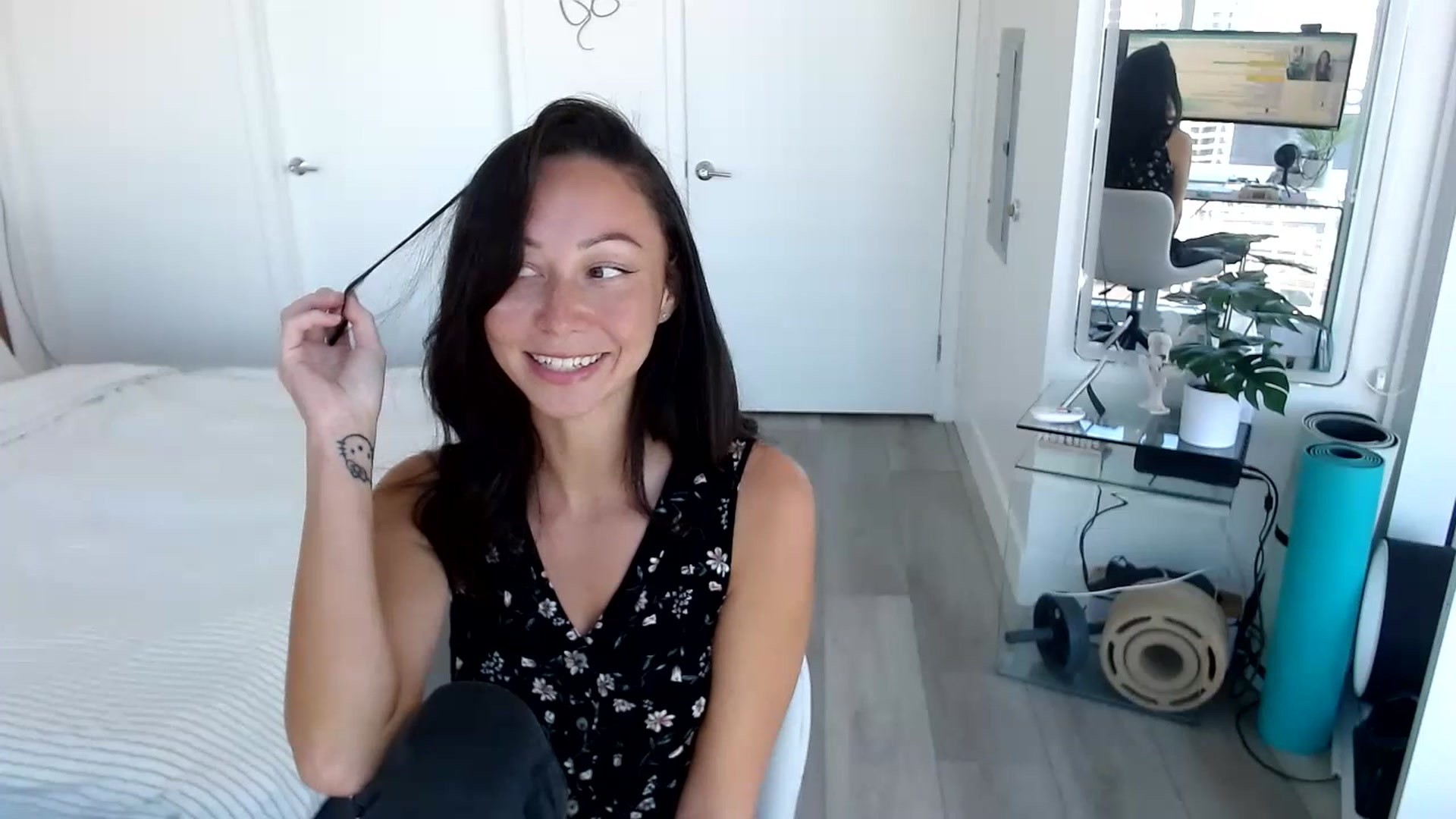 Gallery image thumbnail from Miu_Minnie's myfreecams stream on, 06/27/2023, 20:02 image 7 of 20