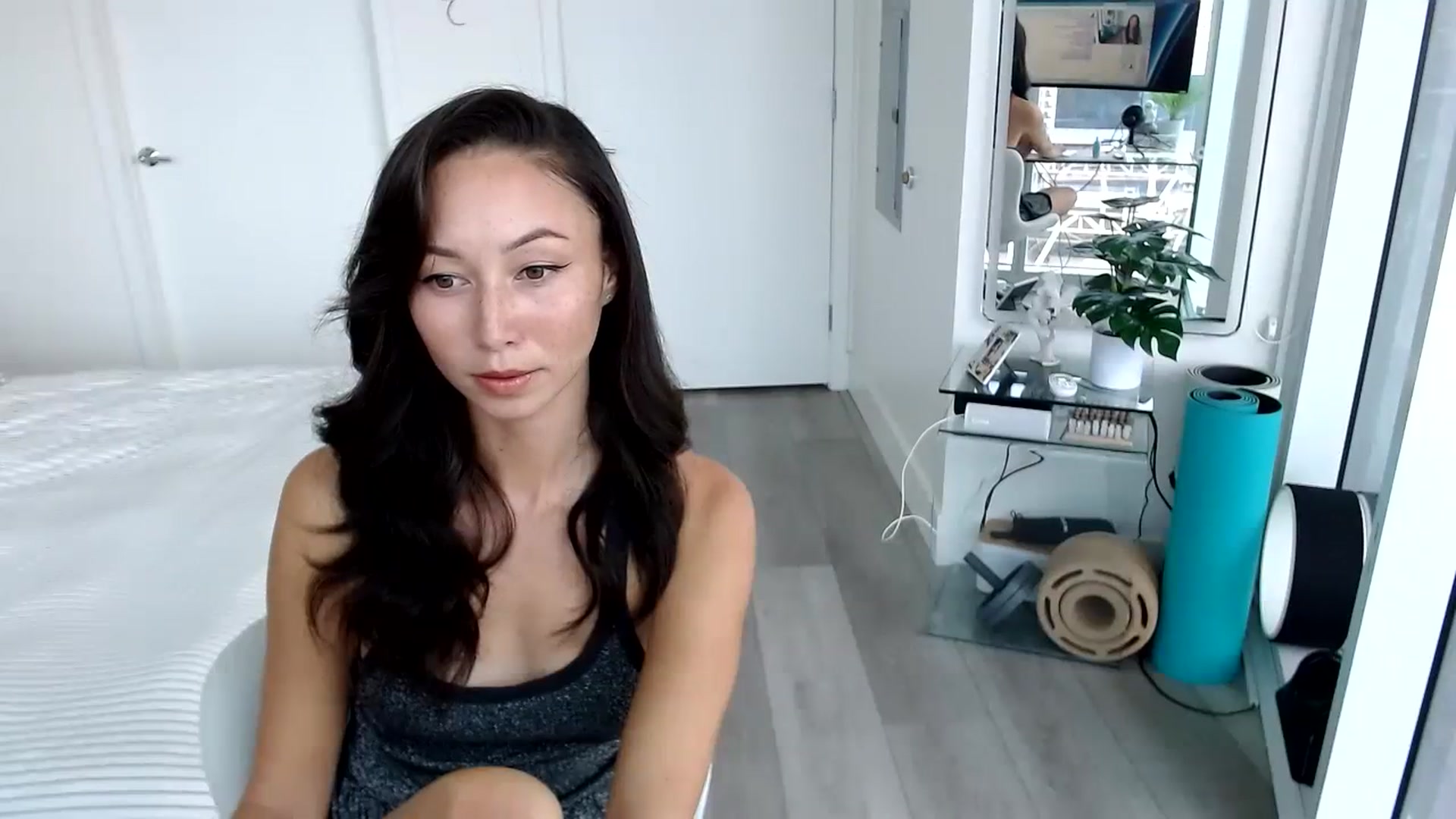 Gallery image thumbnail from Miu_Minnie's myfreecams stream on, 08/08/2023, 18:35 image 17 of 20