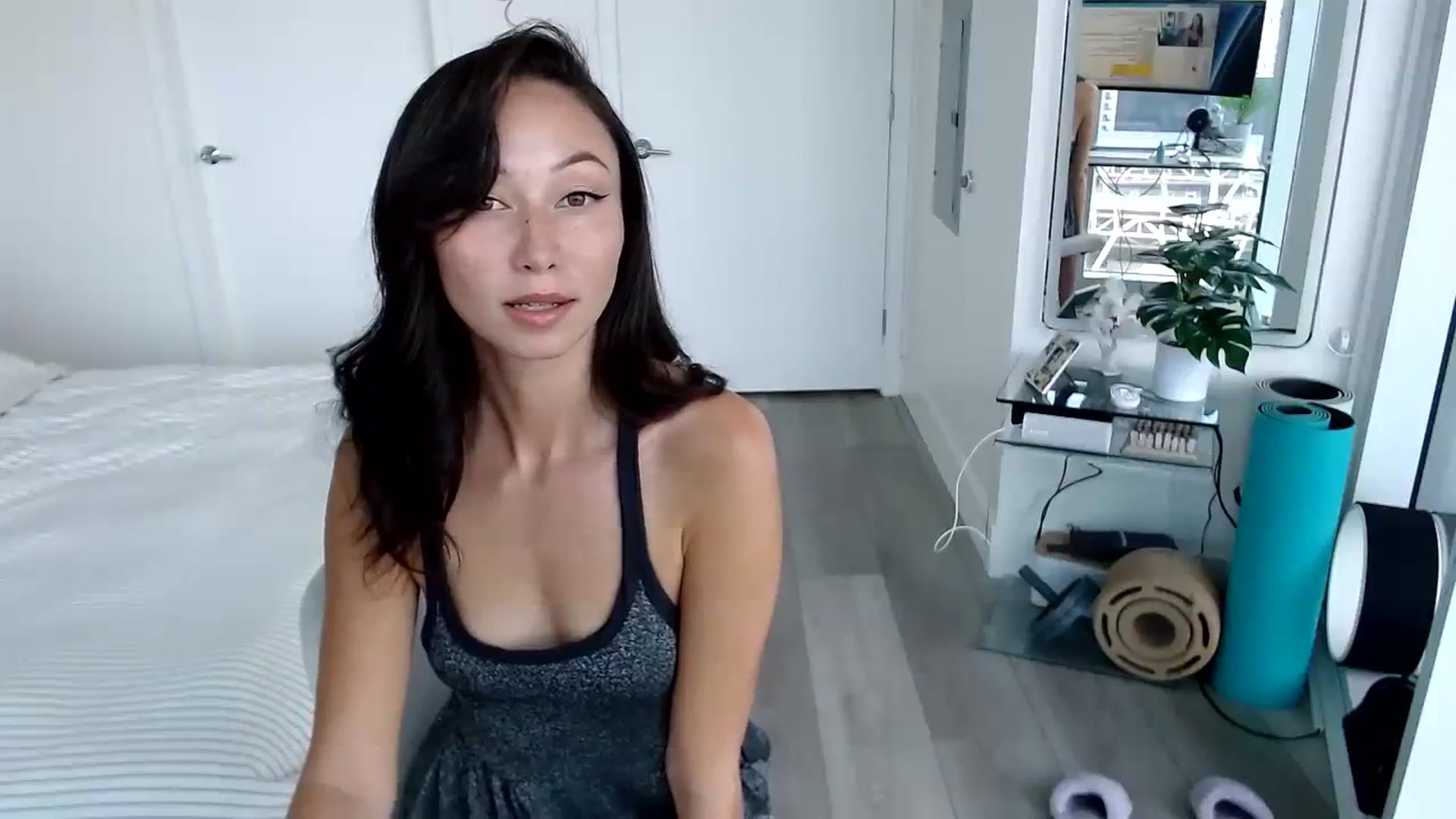 Gallery image thumbnail from Miu_Minnie's myfreecams stream on, 08/08/2023, 18:35 image 9 of 20
