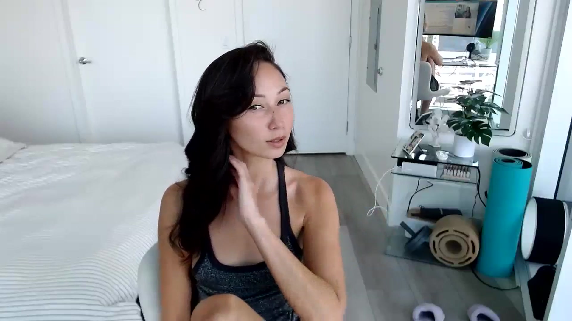 Gallery image thumbnail from Miu_Minnie's myfreecams stream on, 08/08/2023, 18:35 image 6 of 20