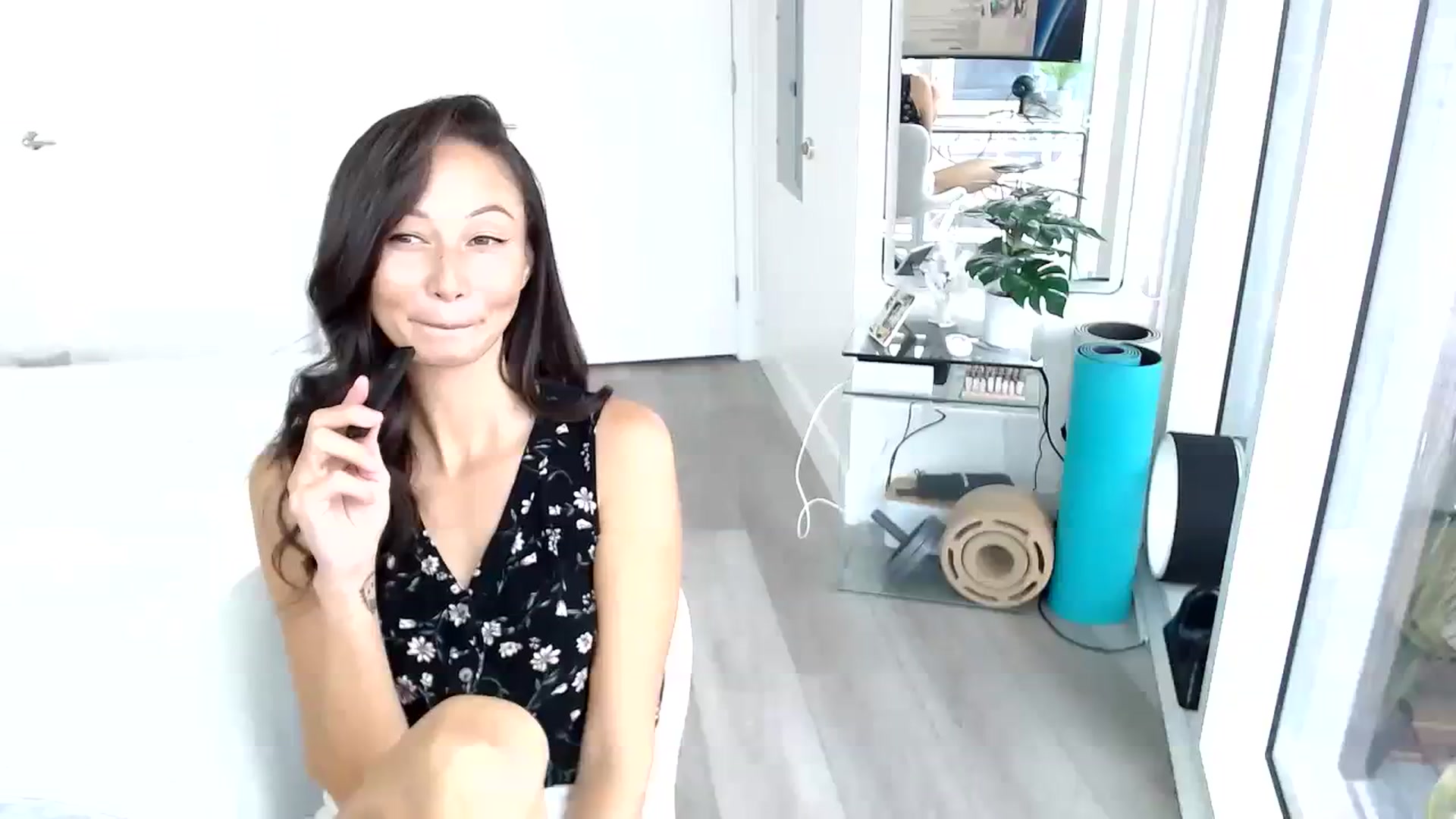 Gallery image thumbnail from Miu_Minnie's myfreecams stream on, 08/10/2023, 19:34 image 6 of 20