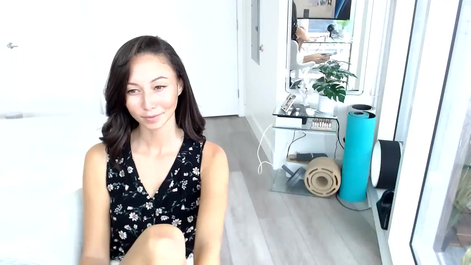 Gallery image thumbnail from Miu_Minnie's myfreecams stream on, 08/10/2023, 19:34 image 5 of 20