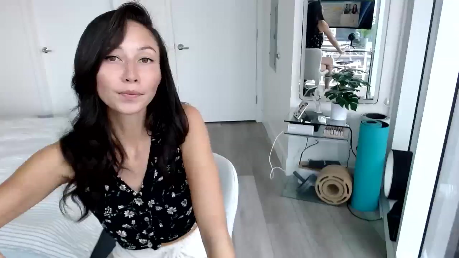 Gallery image thumbnail from Miu_Minnie's myfreecams stream on, 08/10/2023, 19:34 image 20 of 20