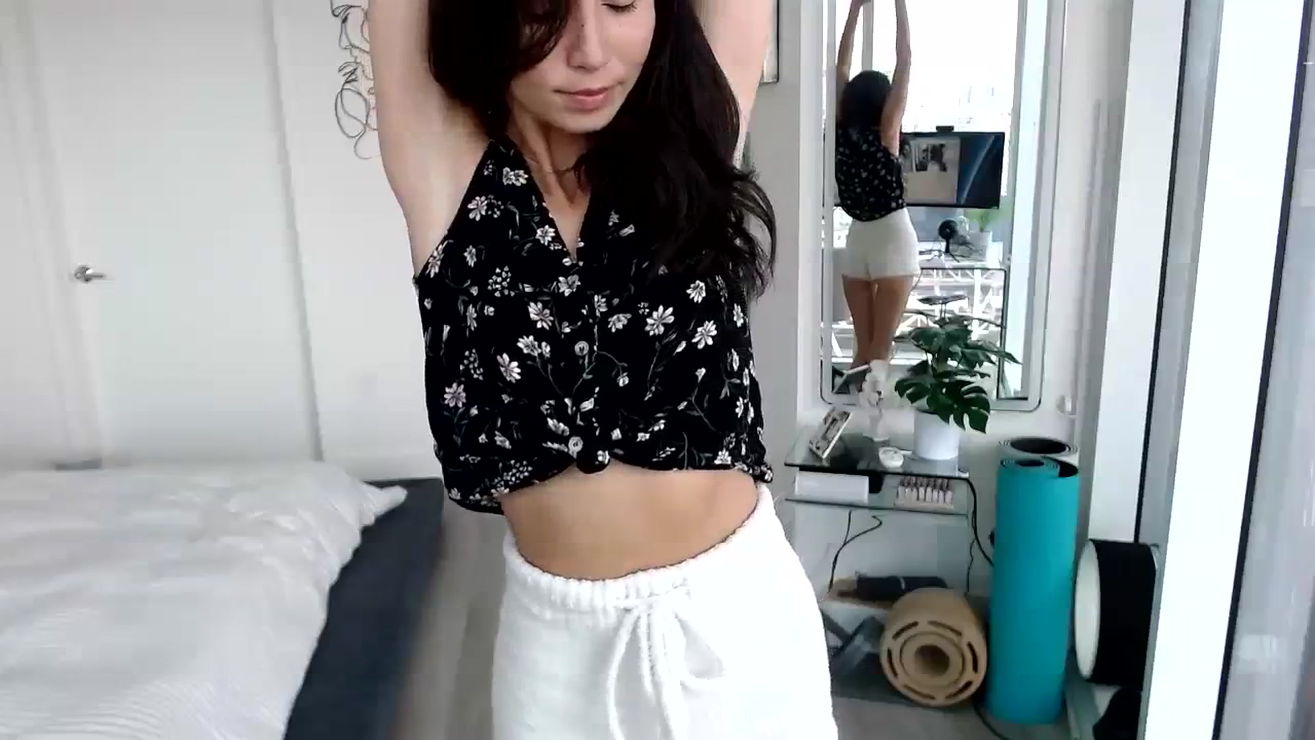 Gallery image thumbnail from Miu_Minnie's myfreecams stream on, 08/10/2023, 19:34 image 13 of 20
