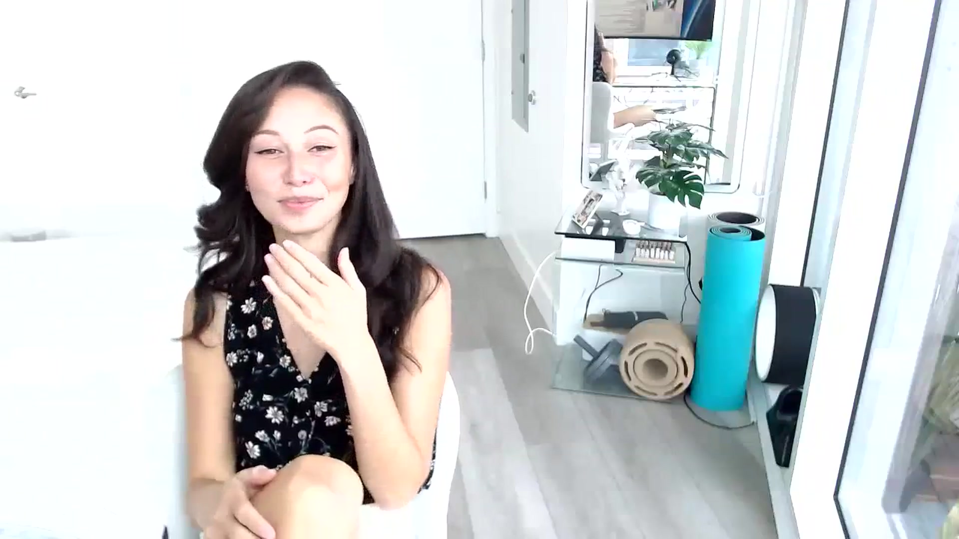 Gallery image thumbnail from Miu_Minnie's myfreecams stream on, 08/10/2023, 19:34 image 7 of 20