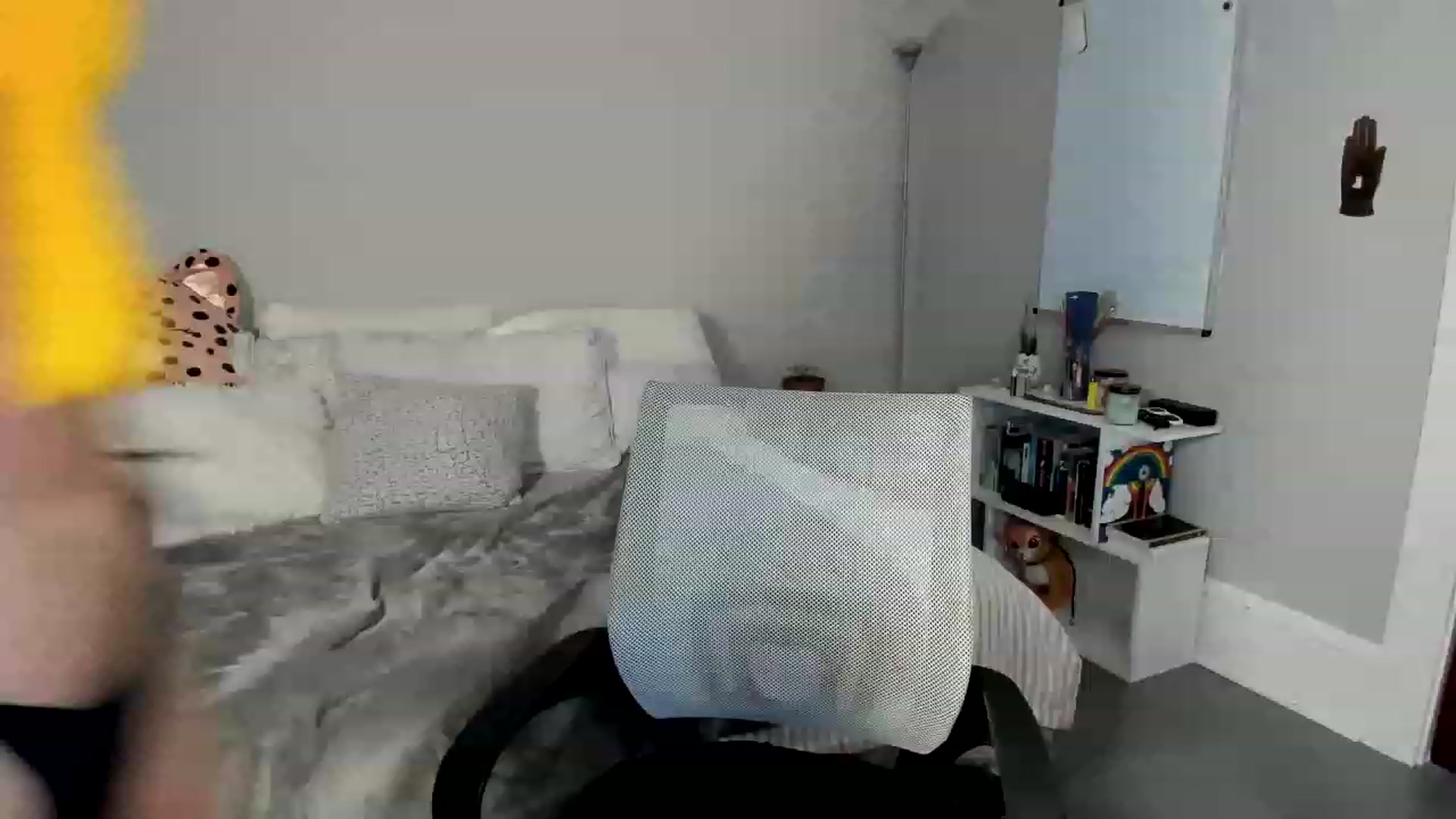 Gallery image thumbnail from MixedBeauty45's myfreecams stream on, 12/05/2022, 24:07 image 1 of 20