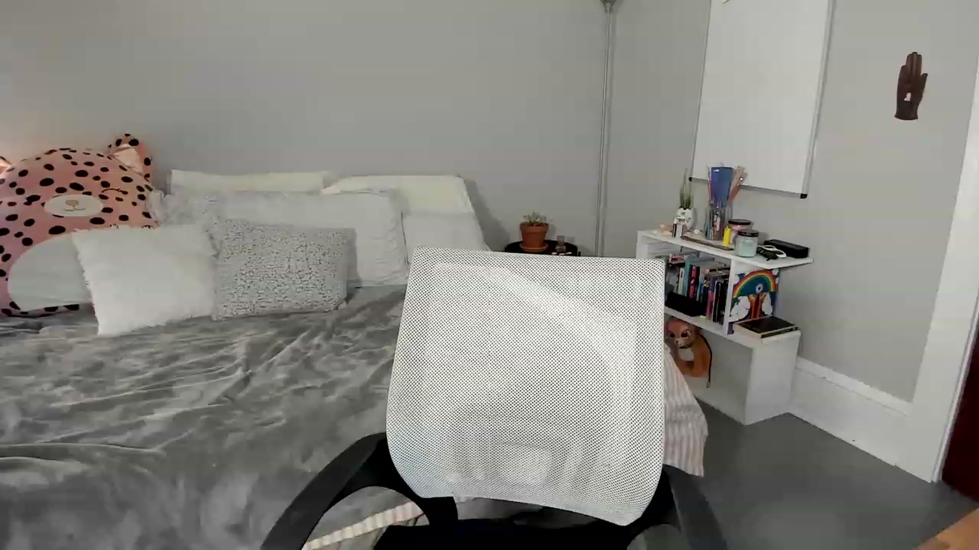 Gallery image thumbnail from MixedBeauty45's myfreecams stream on, 12/05/2022, 24:45 image 2 of 20
