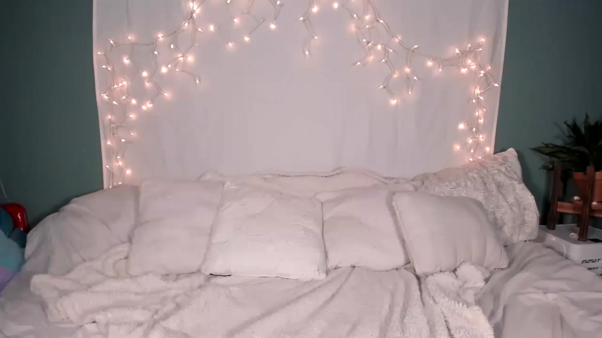 Gallery image thumbnail from MixedBeauty45's myfreecams stream on, 01/21/2023, 01:05 image 11 of 20