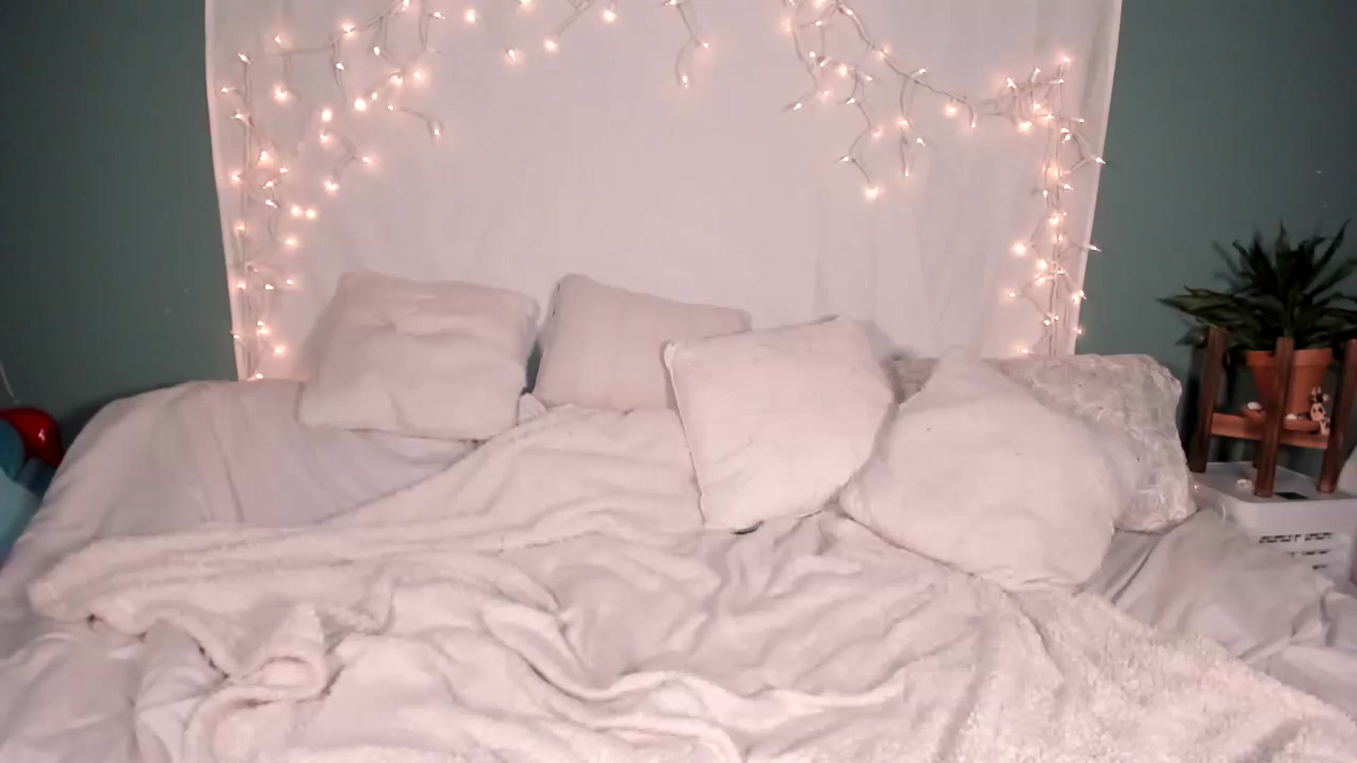 Gallery image thumbnail from MixedBeauty45's myfreecams stream on, 01/23/2023, 04:56 image 4 of 20