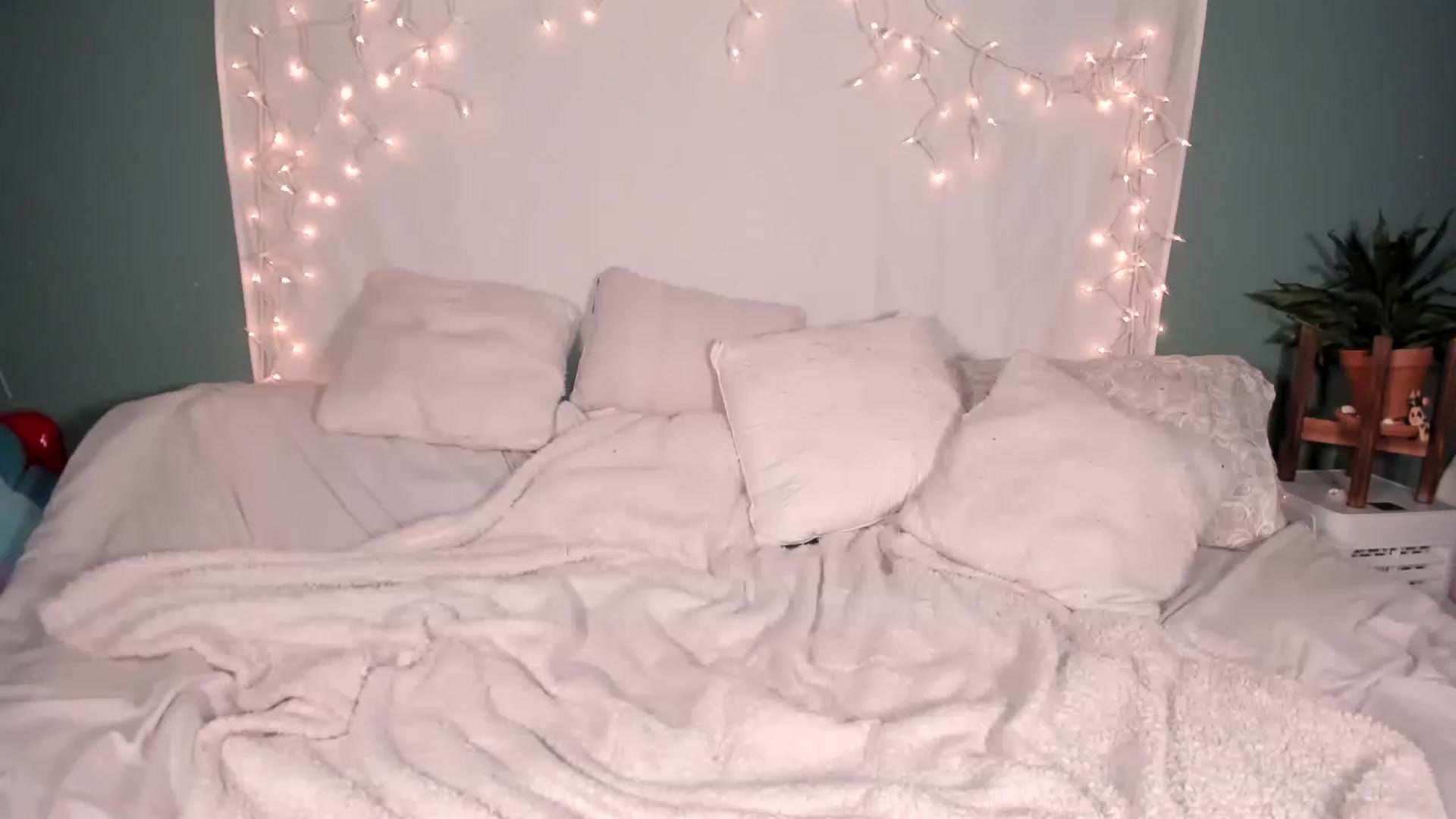Gallery image thumbnail from MixedBeauty45's myfreecams stream on, 01/23/2023, 04:56 image 10 of 20