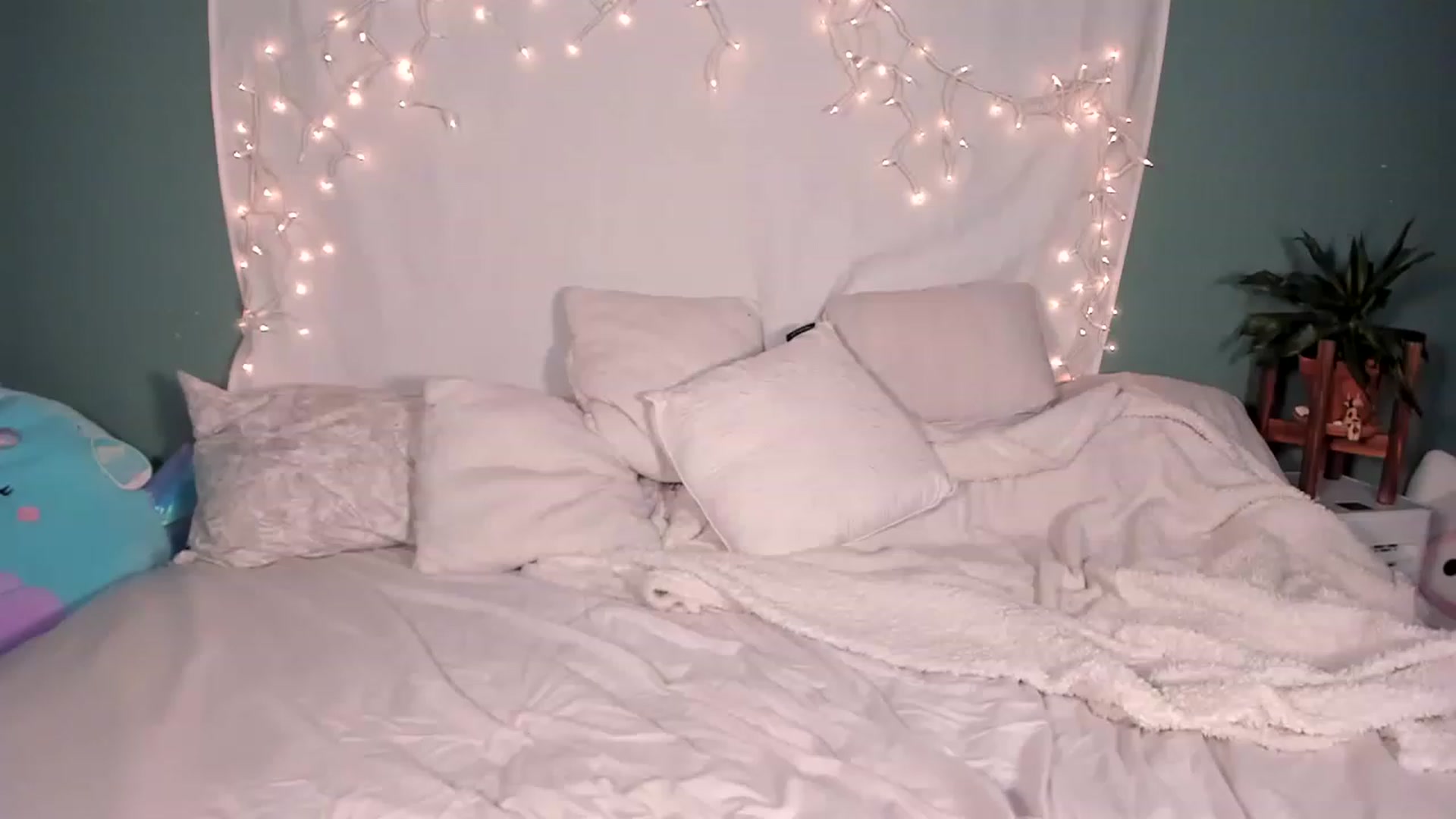 Gallery image thumbnail from MixedBeauty45's myfreecams stream on, 02/06/2023, 03:17 image 1 of 20