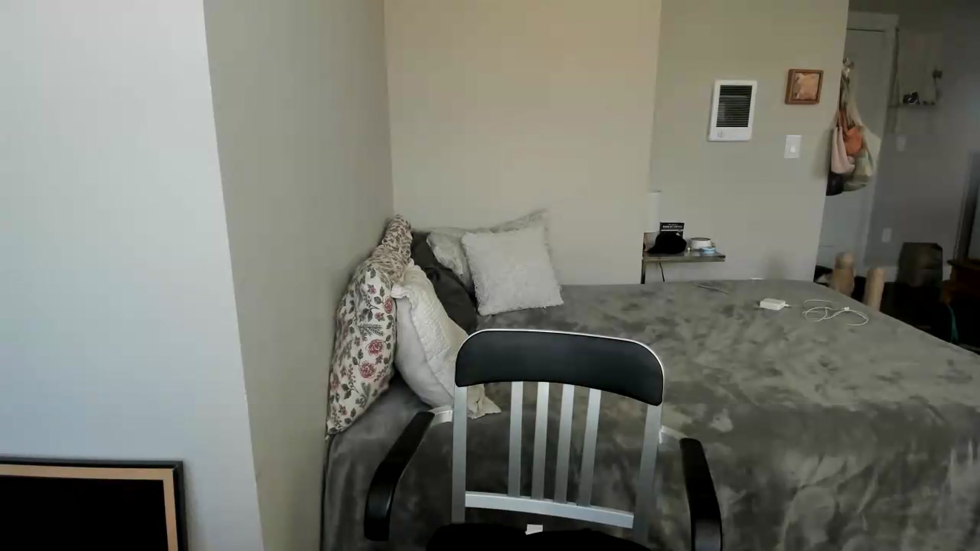 Gallery image thumbnail from MixedBeauty45's myfreecams stream on, 07/08/2026, 04:18 image 13 of 20