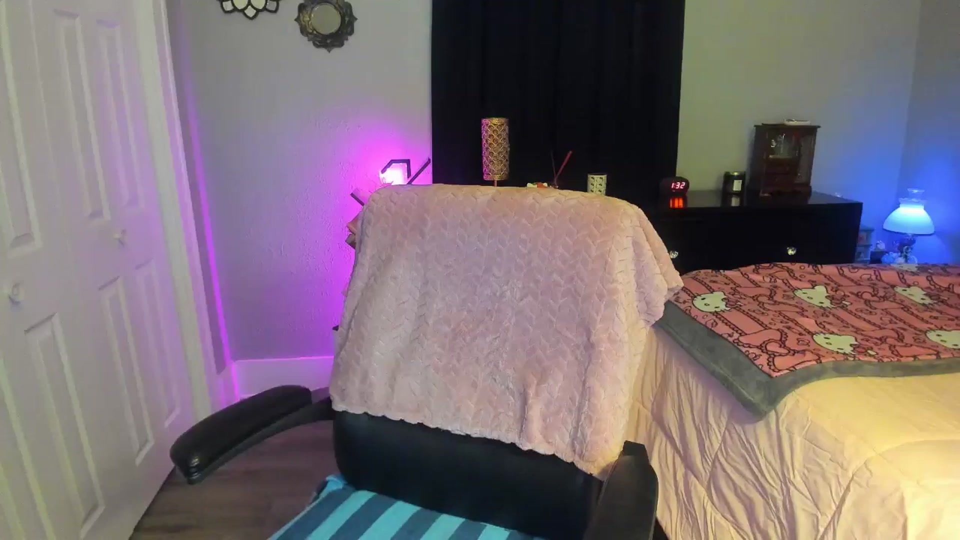 Gallery image thumbnail from Mixed_baedd's myfreecams stream on, 04/15/2026, 05:36 image 19 of 20