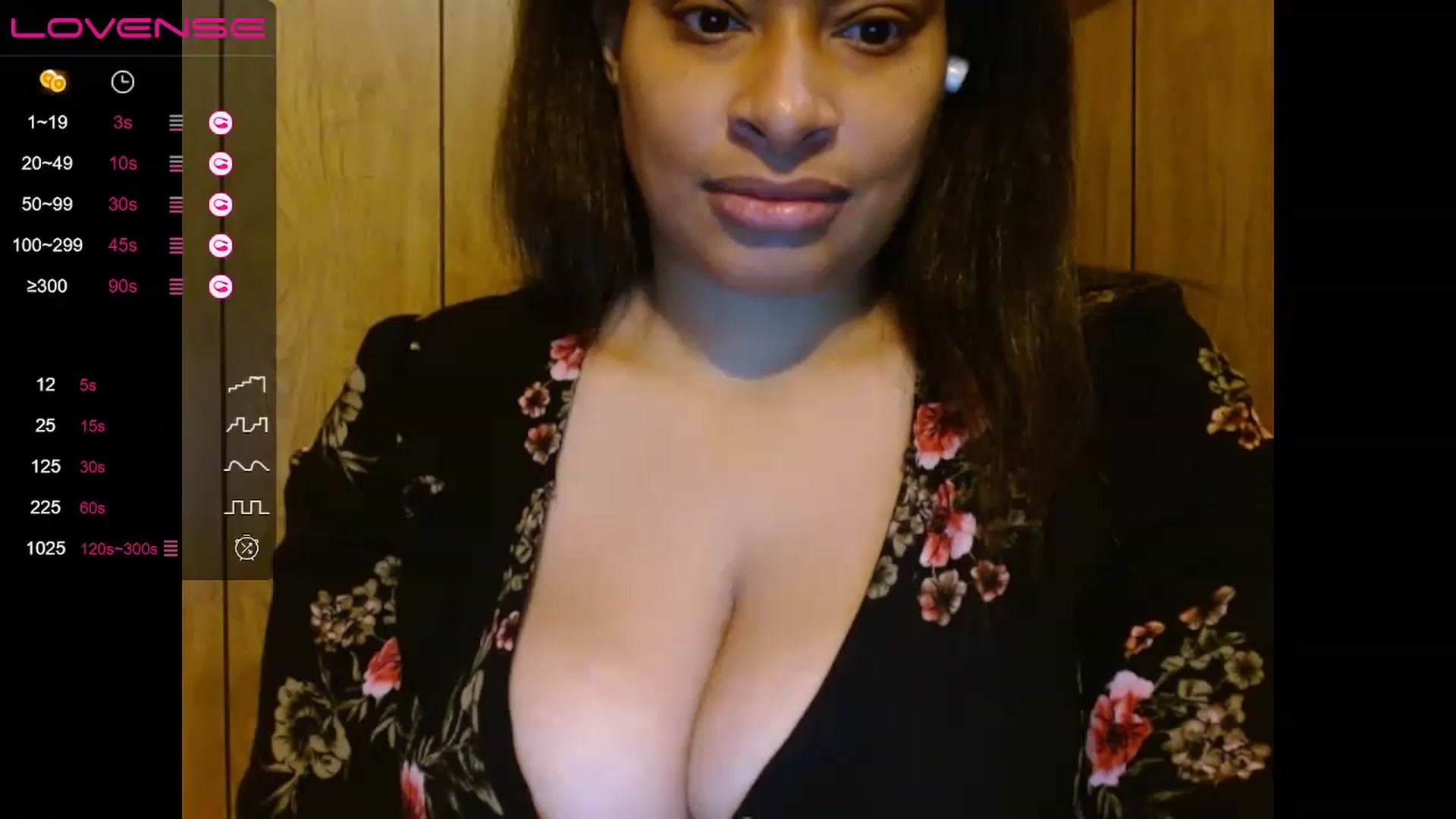 Gallery image thumbnail from Mixedebony's myfreecams stream on, 11/29/2022, 16:22 image 19 of 20