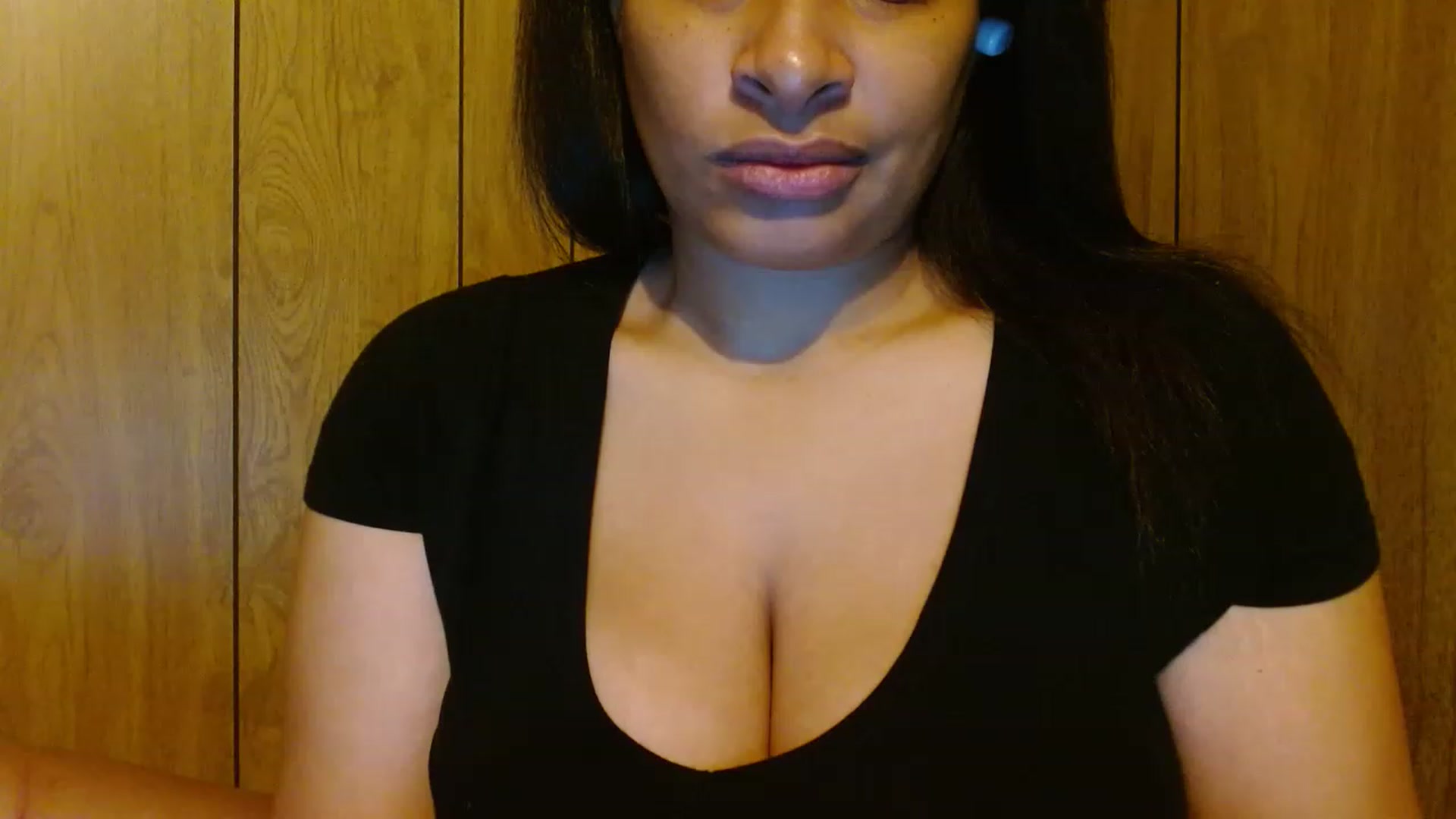 Gallery image thumbnail from Mixedebony's myfreecams stream on, 12/16/2022, 14:19 image 16 of 20