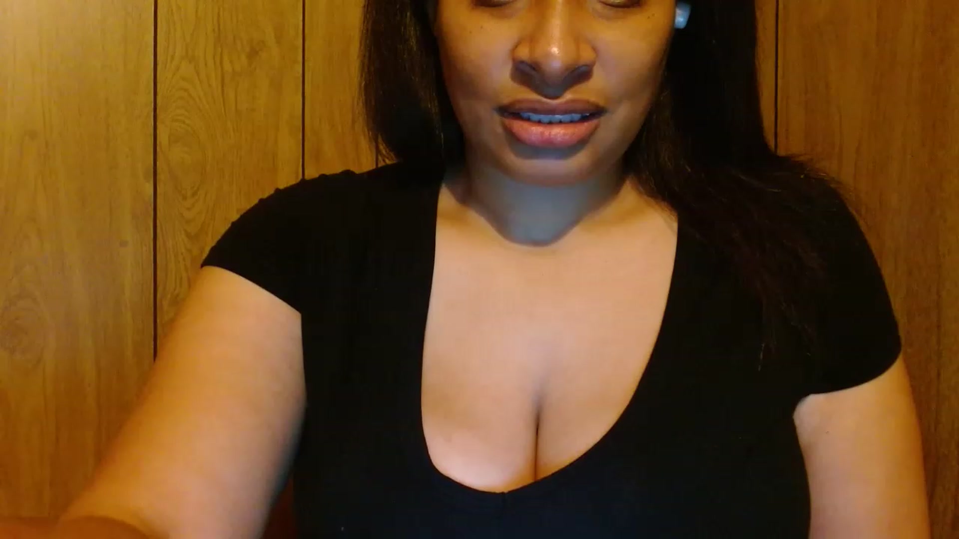 Gallery image thumbnail from Mixedebony's myfreecams stream on, 12/16/2022, 14:19 image 17 of 20