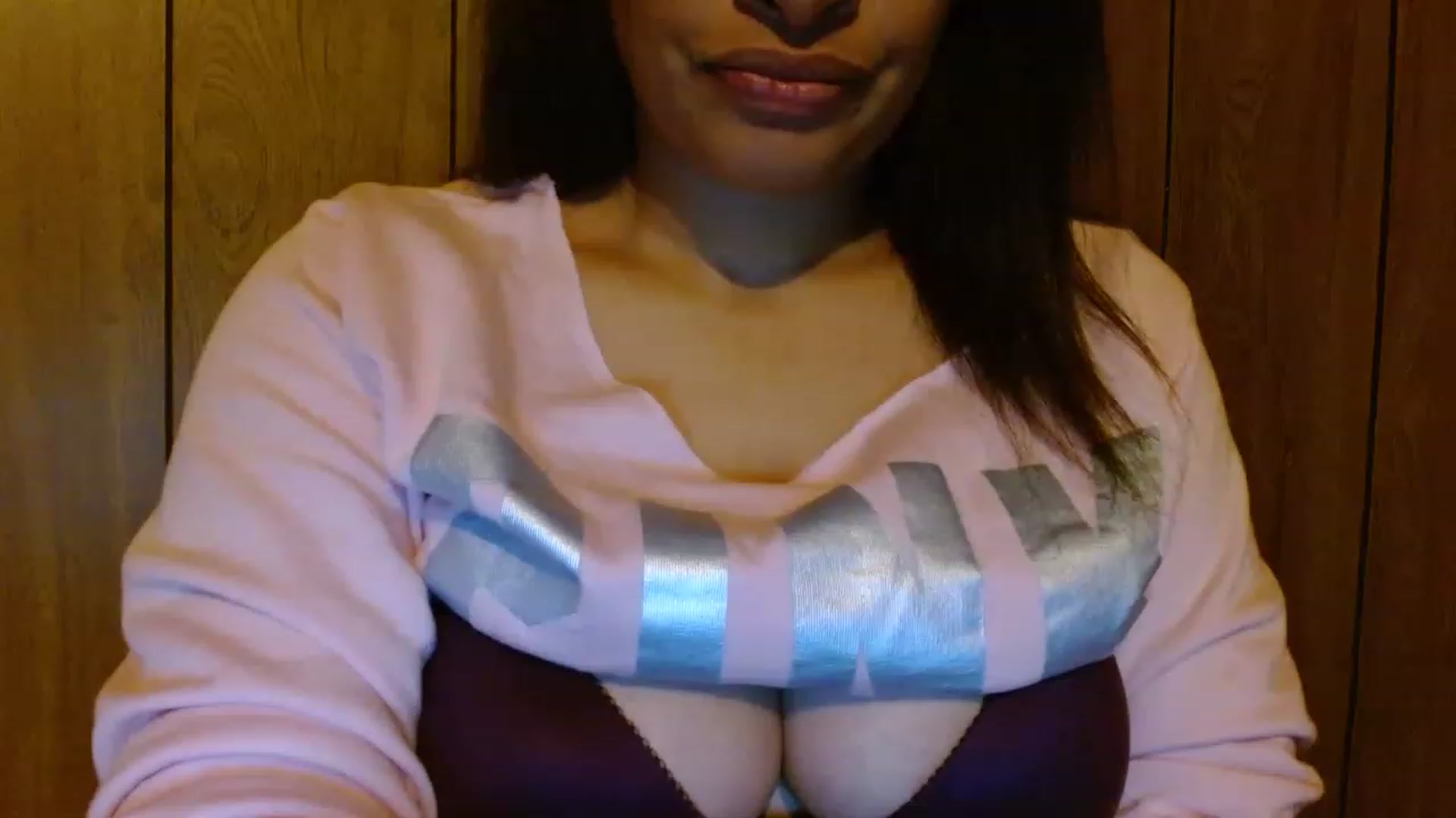 Gallery image thumbnail from Mixedebony's myfreecams stream on, 12/26/2022, 19:29 image 3 of 20