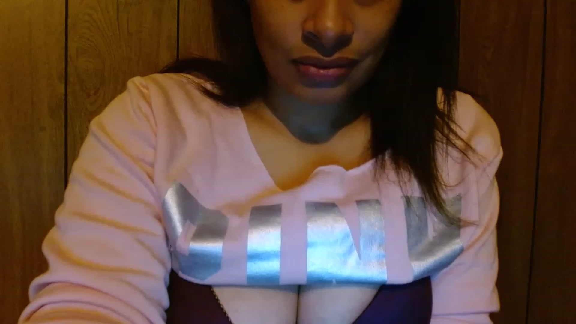 Gallery image thumbnail from Mixedebony's myfreecams stream on, 12/26/2022, 19:29 image 18 of 20