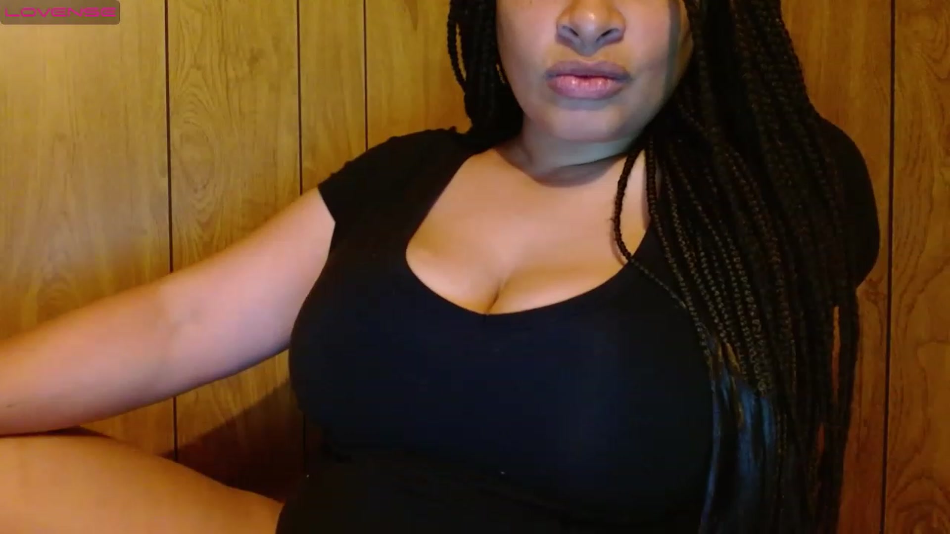 Gallery image thumbnail from Mixedebony's myfreecams stream on, 03/27/2023, 19:22 image 12 of 20