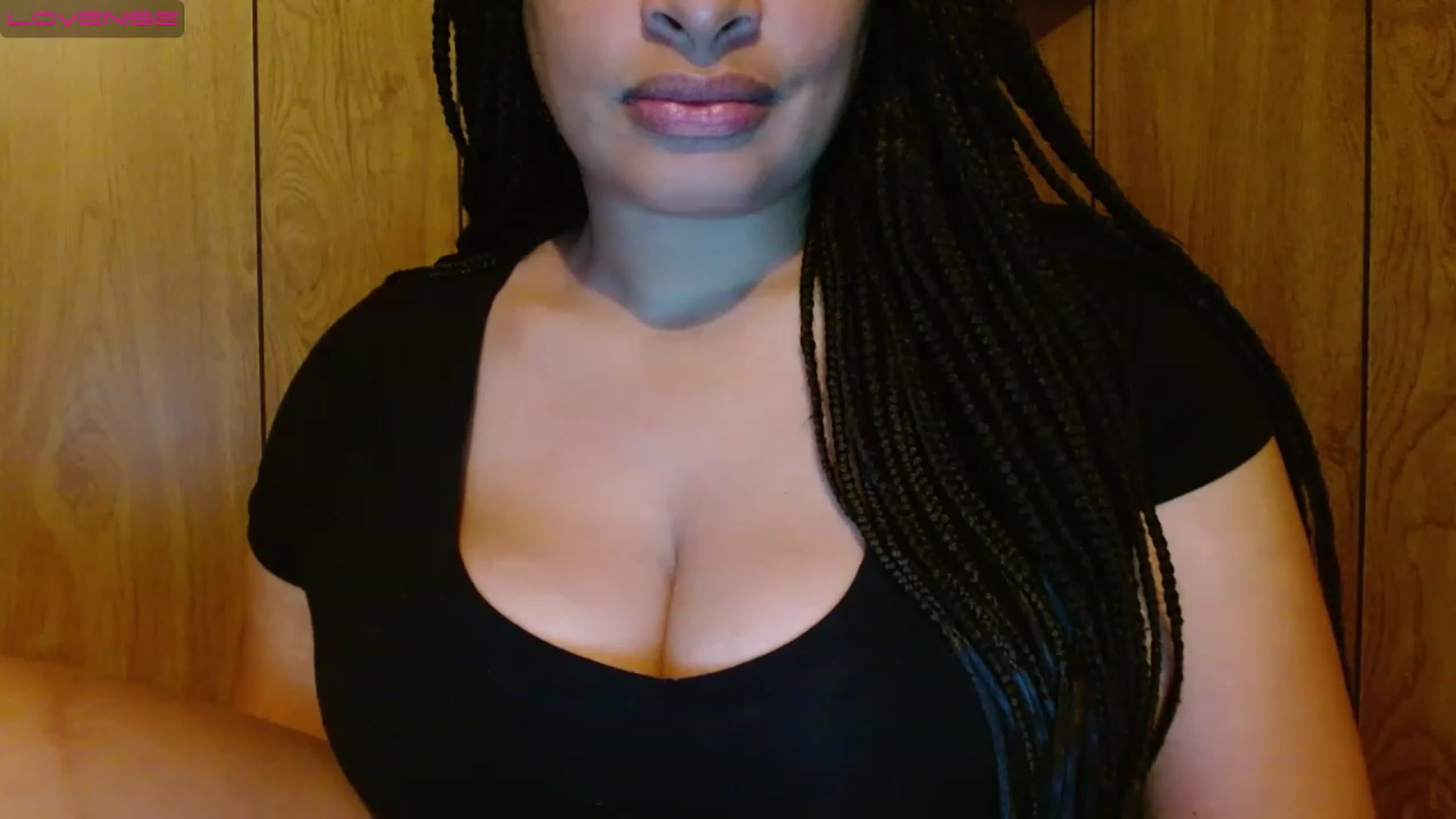 Gallery image thumbnail from Mixedebony's myfreecams stream on, 03/27/2023, 19:22 image 10 of 20