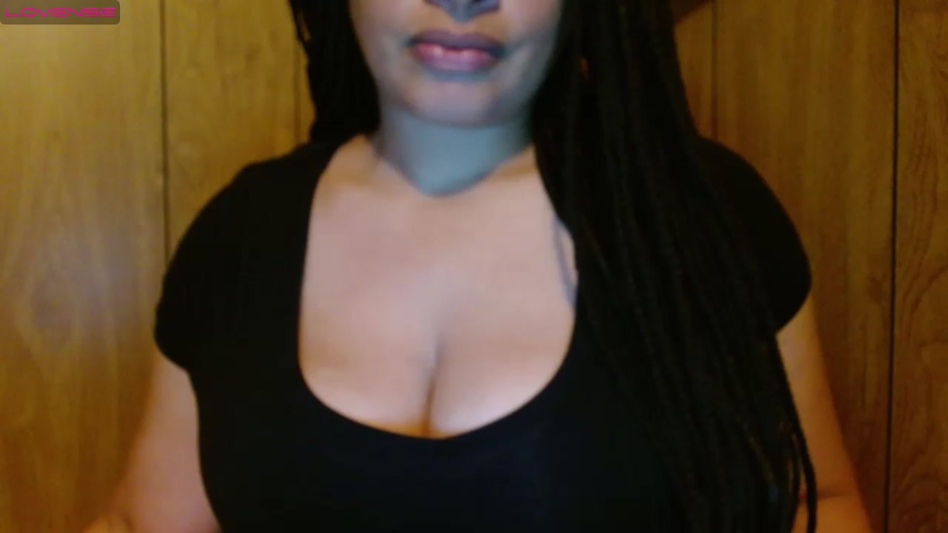 Gallery image thumbnail from Mixedebony's myfreecams stream on, 03/27/2023, 19:22 image 6 of 20