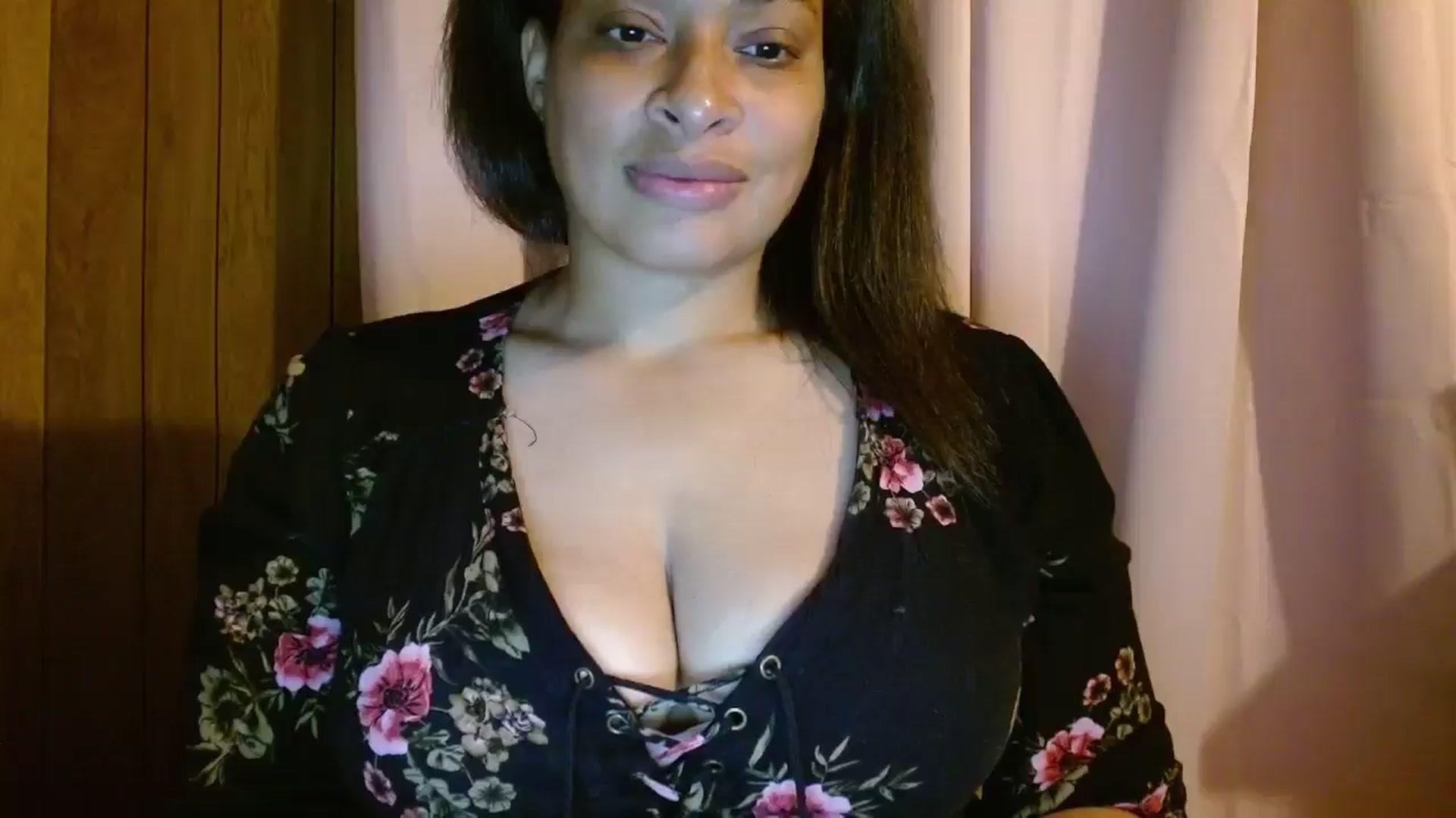 Gallery image thumbnail from Mixedebony's myfreecams stream on, 08/12/2025, 16:19 image 20 of 20