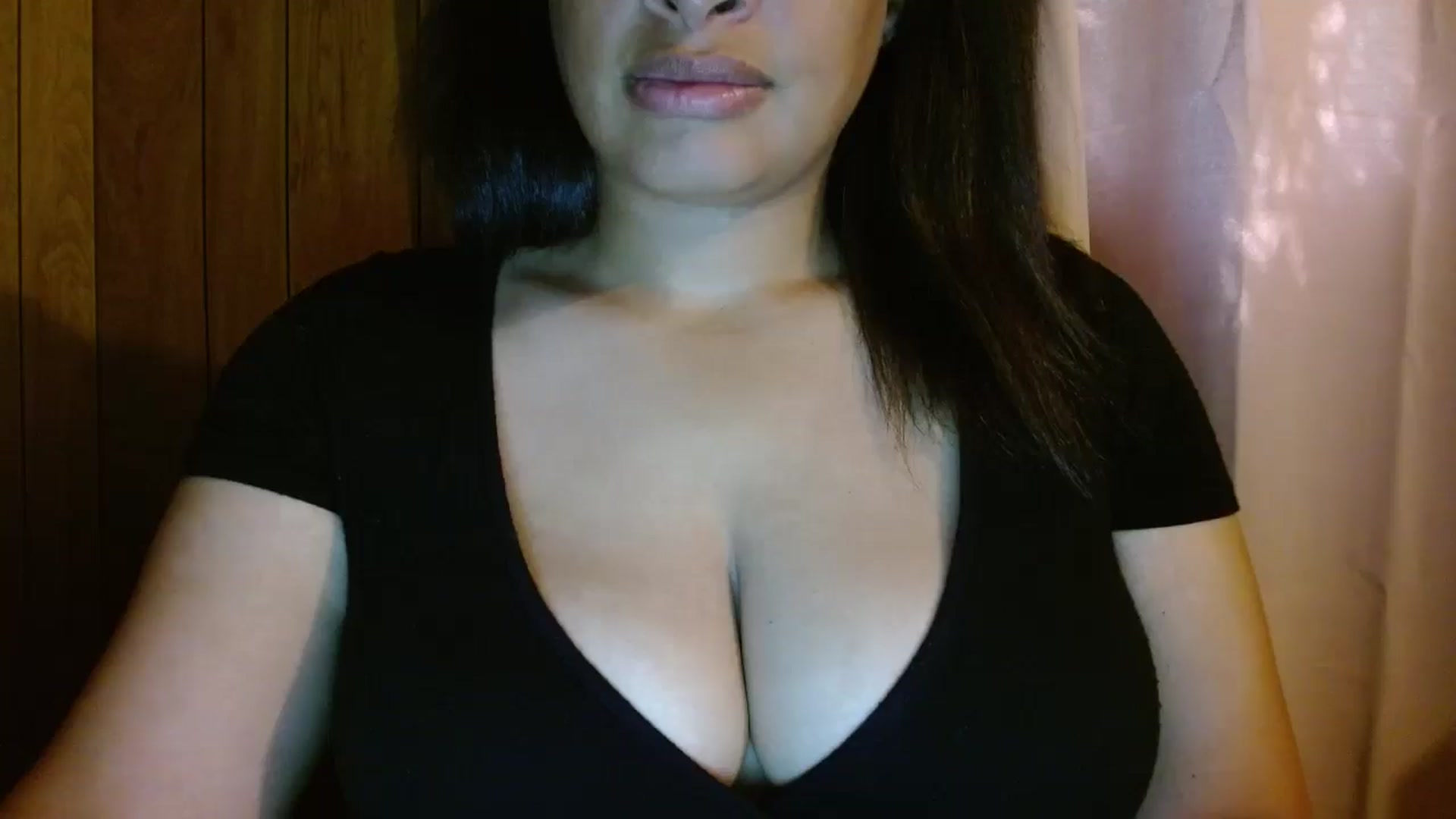 Gallery image thumbnail from Mixedebony's myfreecams stream on, 08/20/2025, 15:12 image 6 of 20