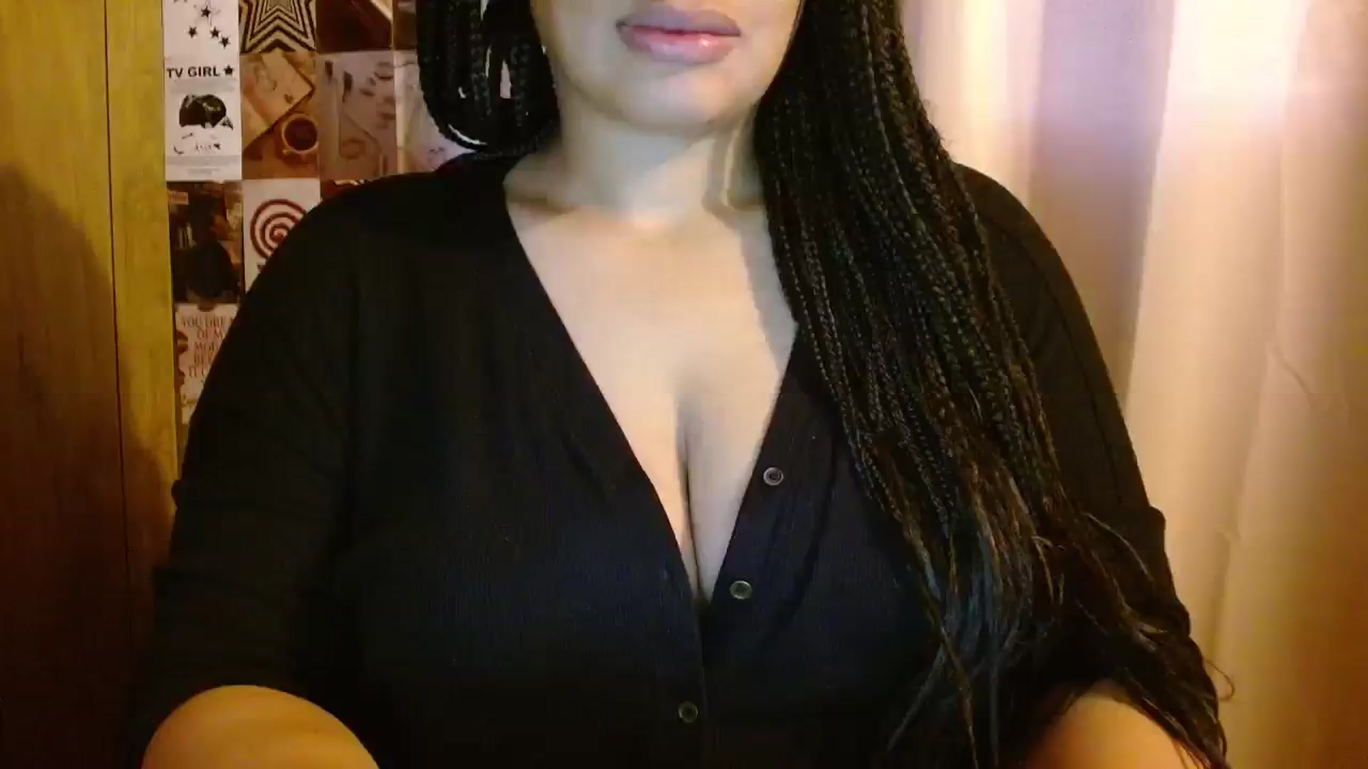 Gallery image thumbnail from Mixedebony's myfreecams stream on, 01/04/2026, 13:35 image 17 of 20