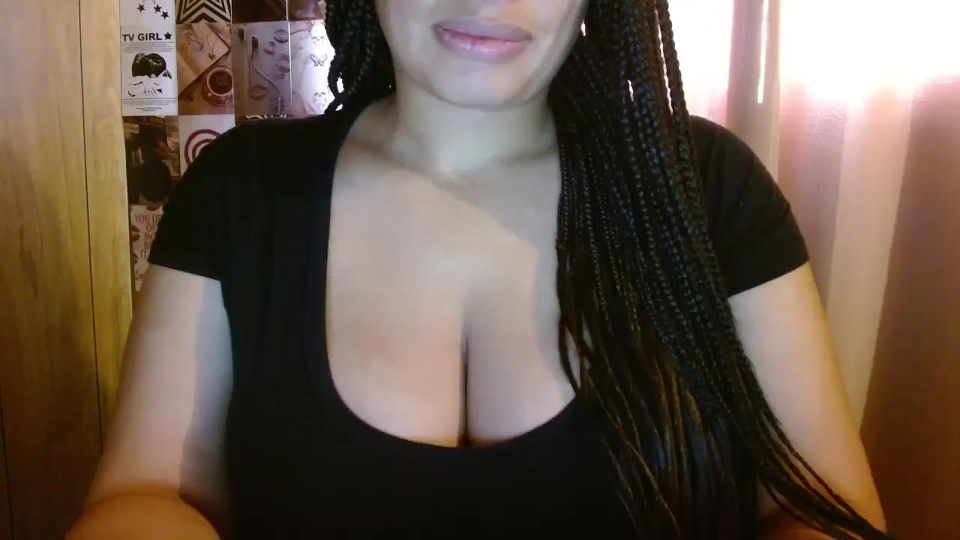 Gallery image thumbnail from Mixedebony's myfreecams stream on, 01/13/2026, 15:37 image 14 of 20