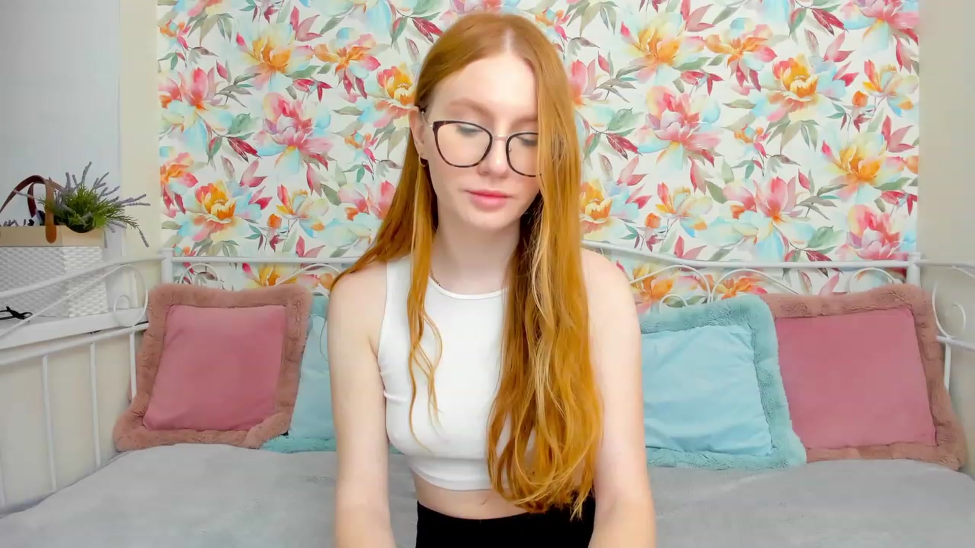 Gallery image thumbnail from MiyaFoxy's myfreecams stream on, 12/02/2022, 17:16 image 9 of 20