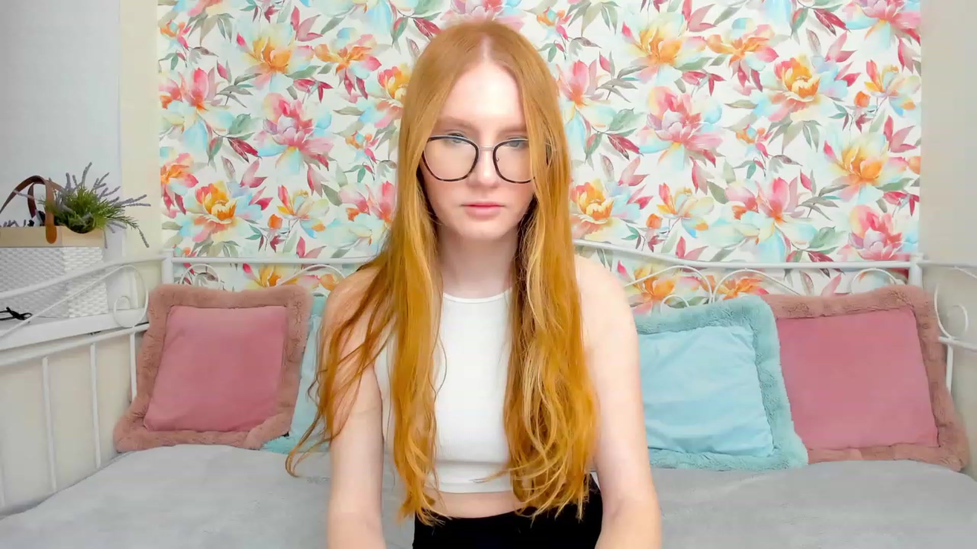 Gallery image thumbnail from MiyaFoxy's myfreecams stream on, 12/02/2022, 17:16 image 1 of 20