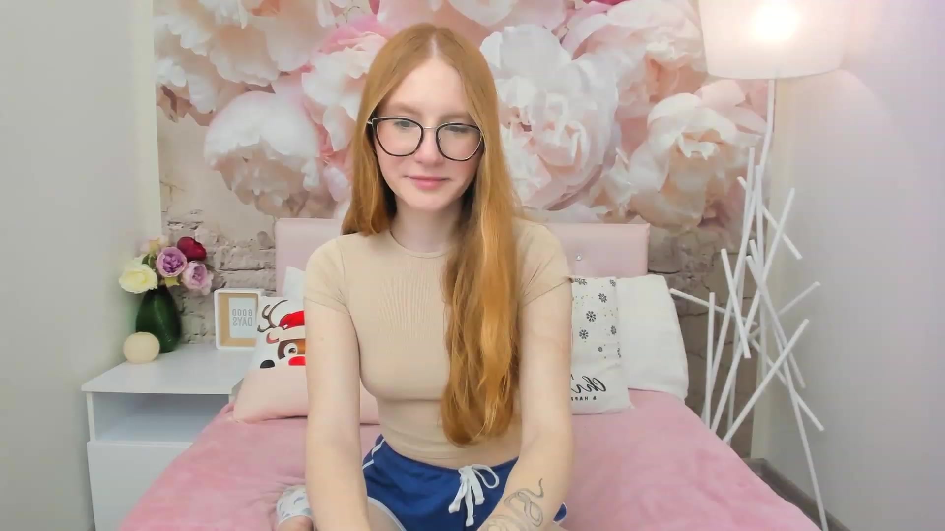 Gallery image thumbnail from MiyaFoxy's myfreecams stream on, 12/11/2022, 14:33 image 3 of 20