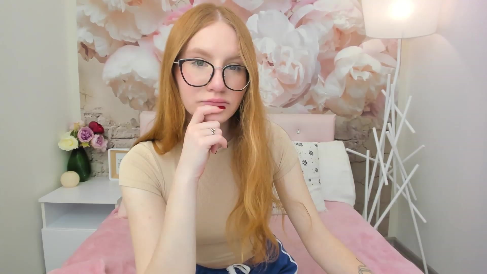 Gallery image thumbnail from MiyaFoxy's myfreecams stream on, 12/11/2022, 14:33 image 19 of 20