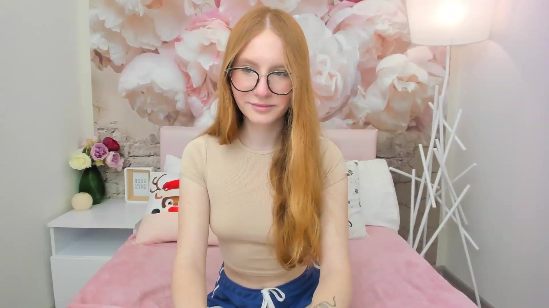 Gallery image thumbnail from MiyaFoxy's myfreecams stream on, 12/11/2022, 14:33 image 5 of 20
