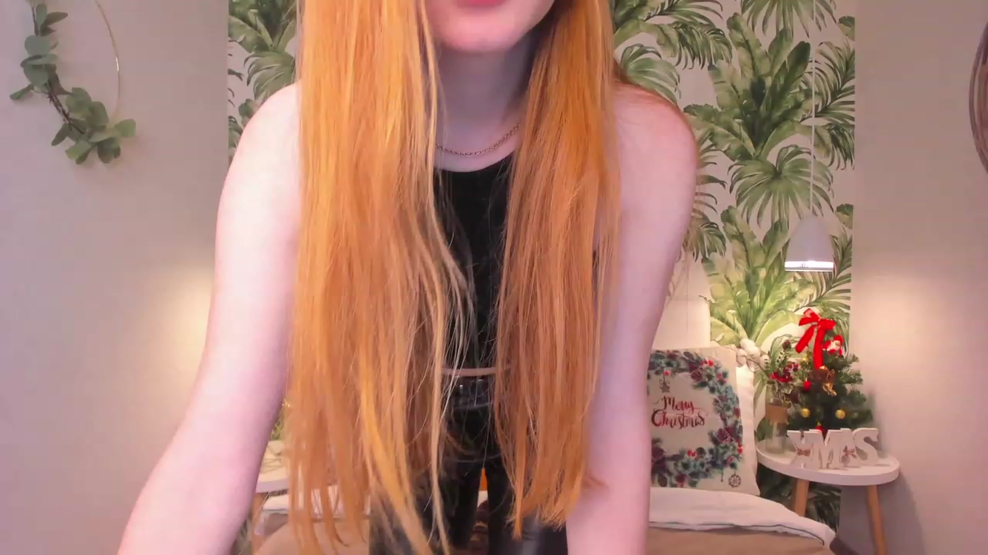 Gallery image thumbnail from MiyaFoxy's myfreecams stream on, 12/24/2022, 15:28 image 8 of 20