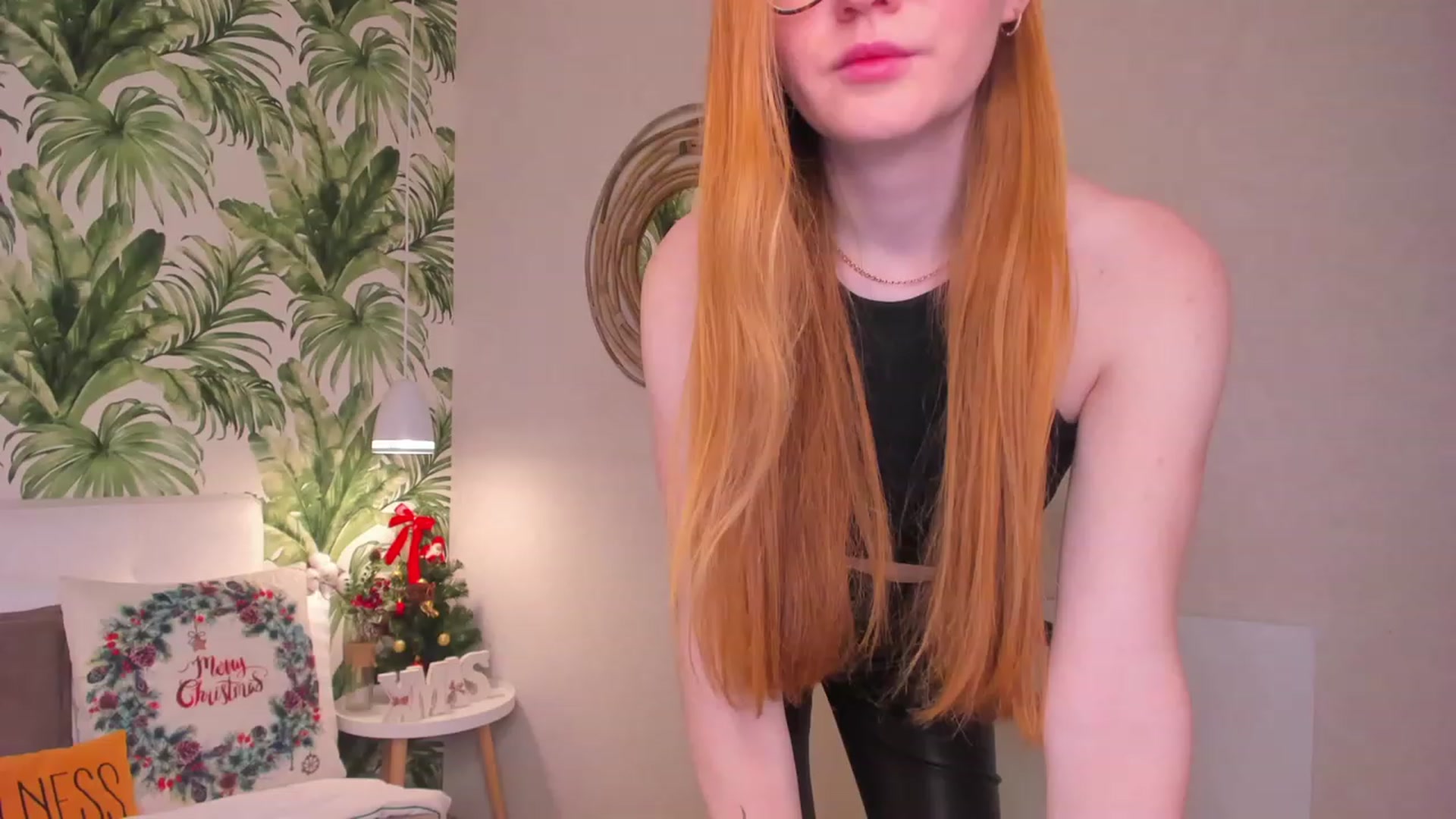 Gallery image thumbnail from MiyaFoxy's myfreecams stream on, 12/24/2022, 15:53 image 5 of 20