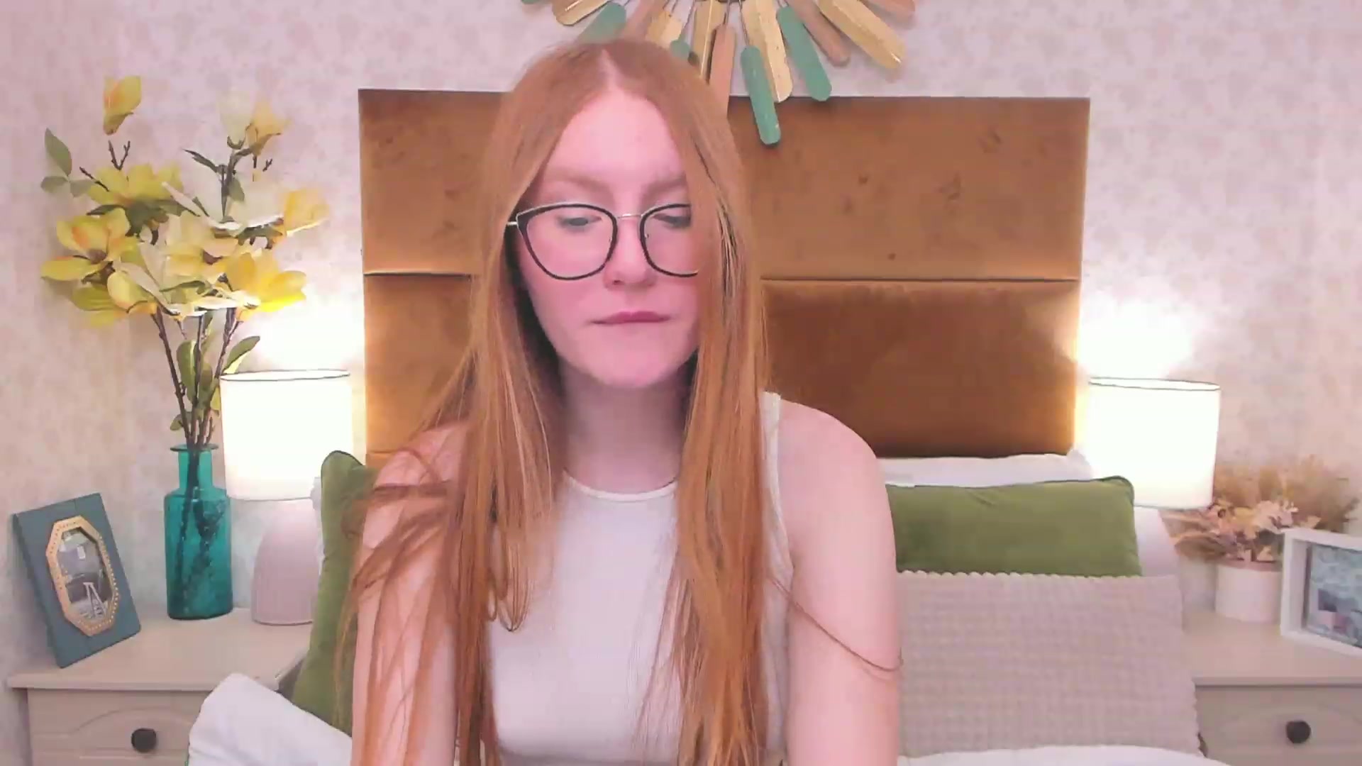 Gallery image thumbnail from MiyaFoxy's myfreecams stream on, 01/27/2023, 14:47 image 9 of 20